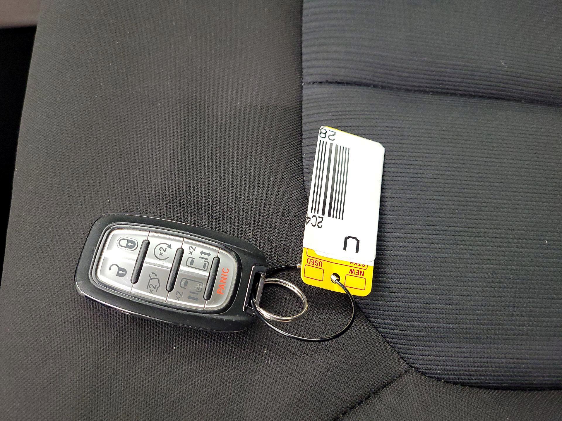 Thumbnail: 2023 Chrysler Voyager - 18