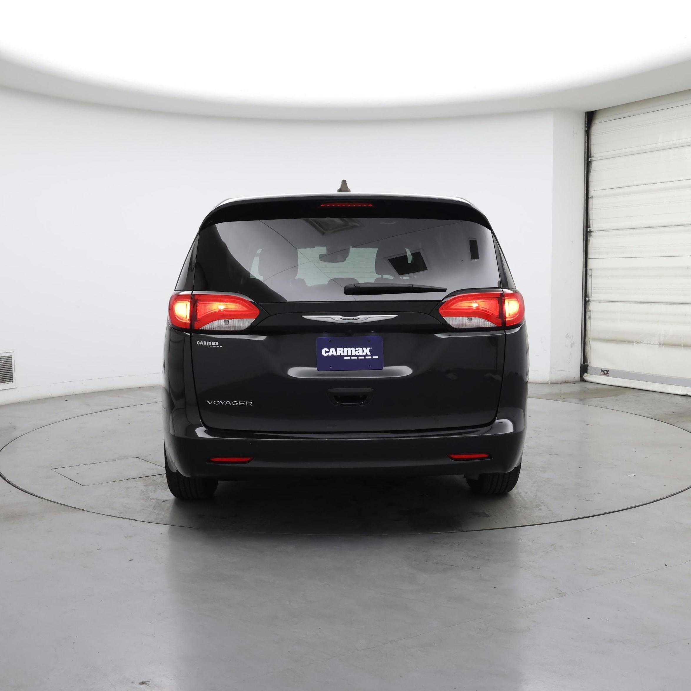 Thumbnail: 2023 Chrysler Voyager - 6