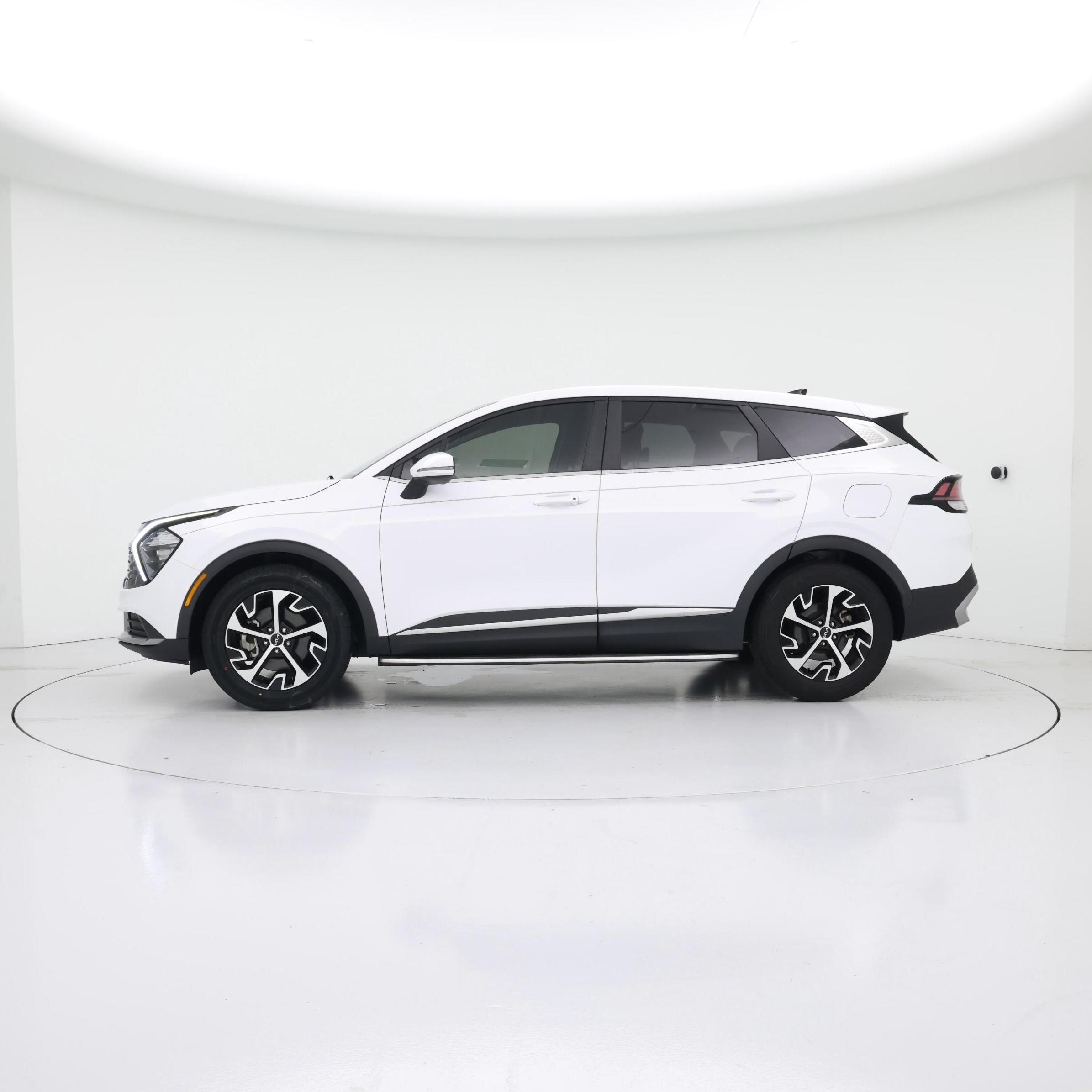 Thumbnail: 2023 Kia Sportage - 3