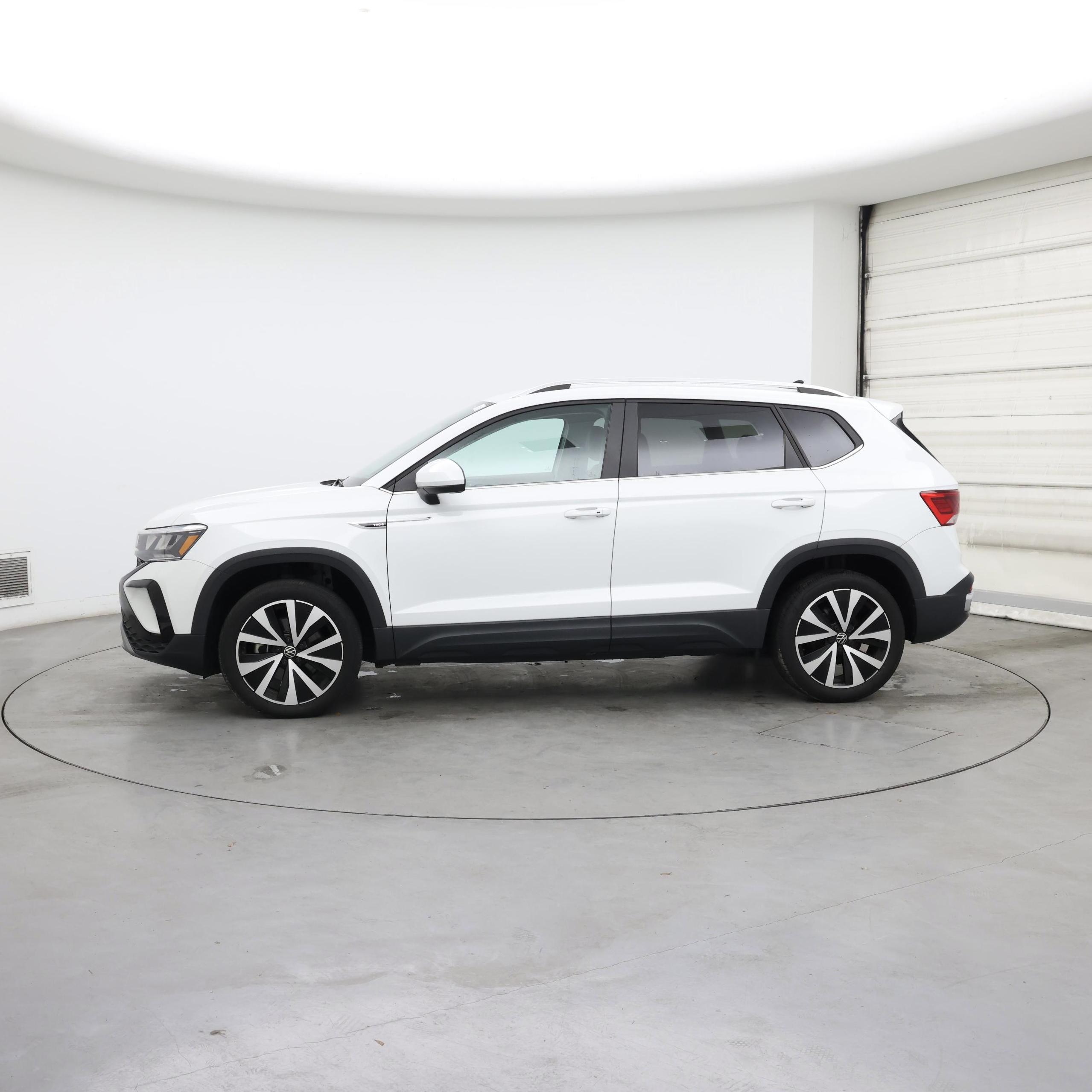 Thumbnail: 2023 Volkswagen Taos - 3