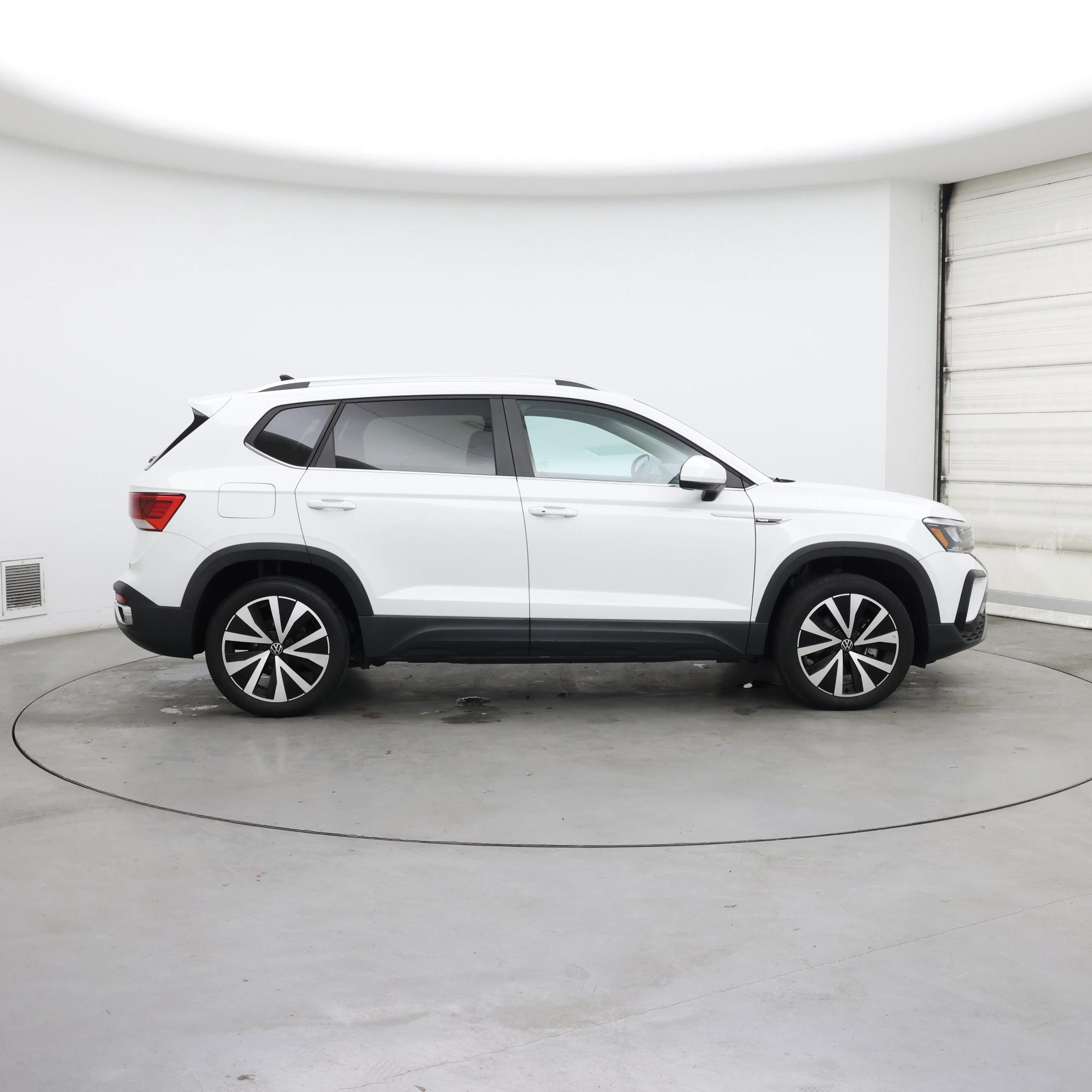 Thumbnail: 2023 Volkswagen Taos - 7