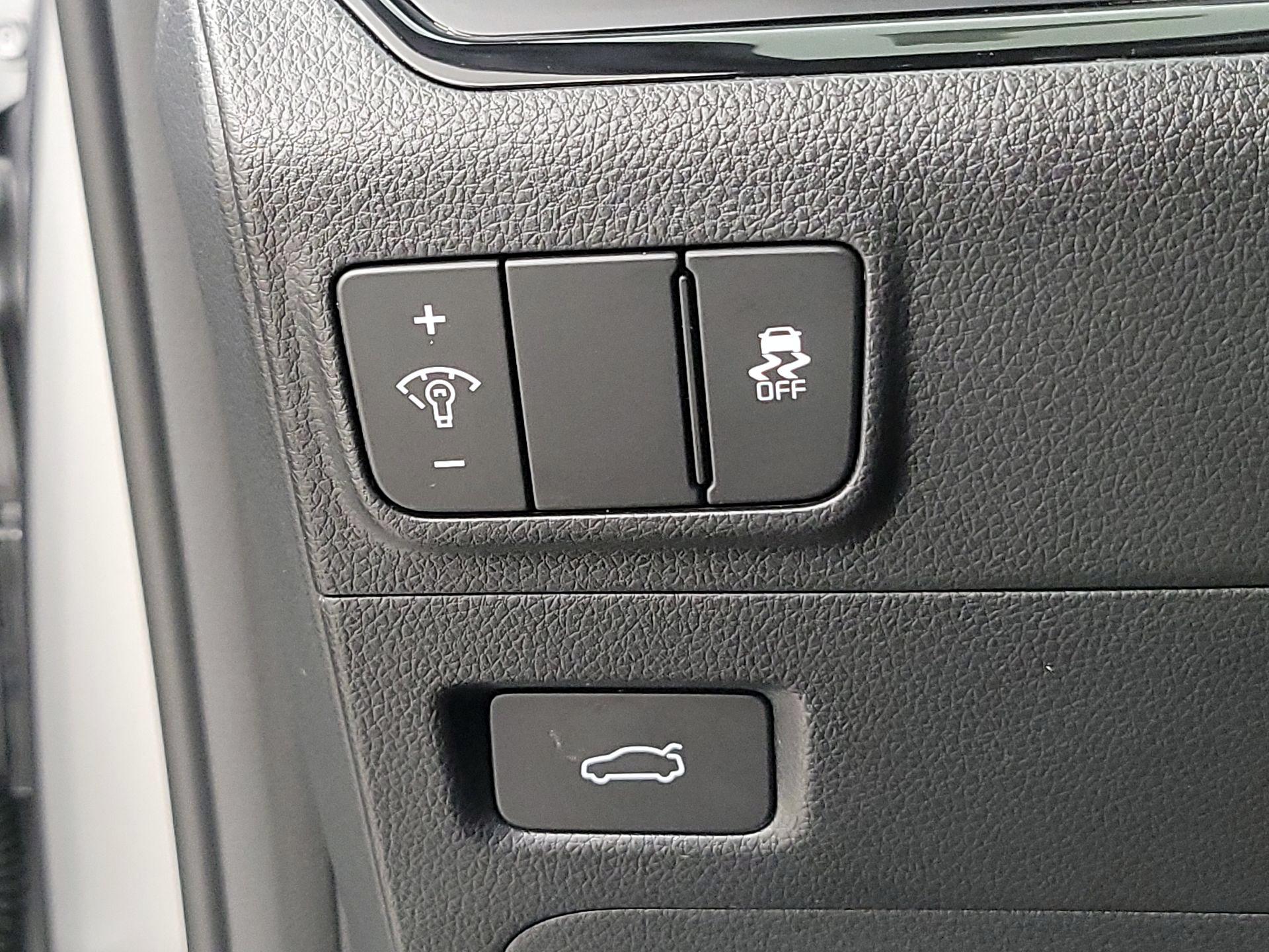 Thumbnail: 2025 Kia K5 - 13