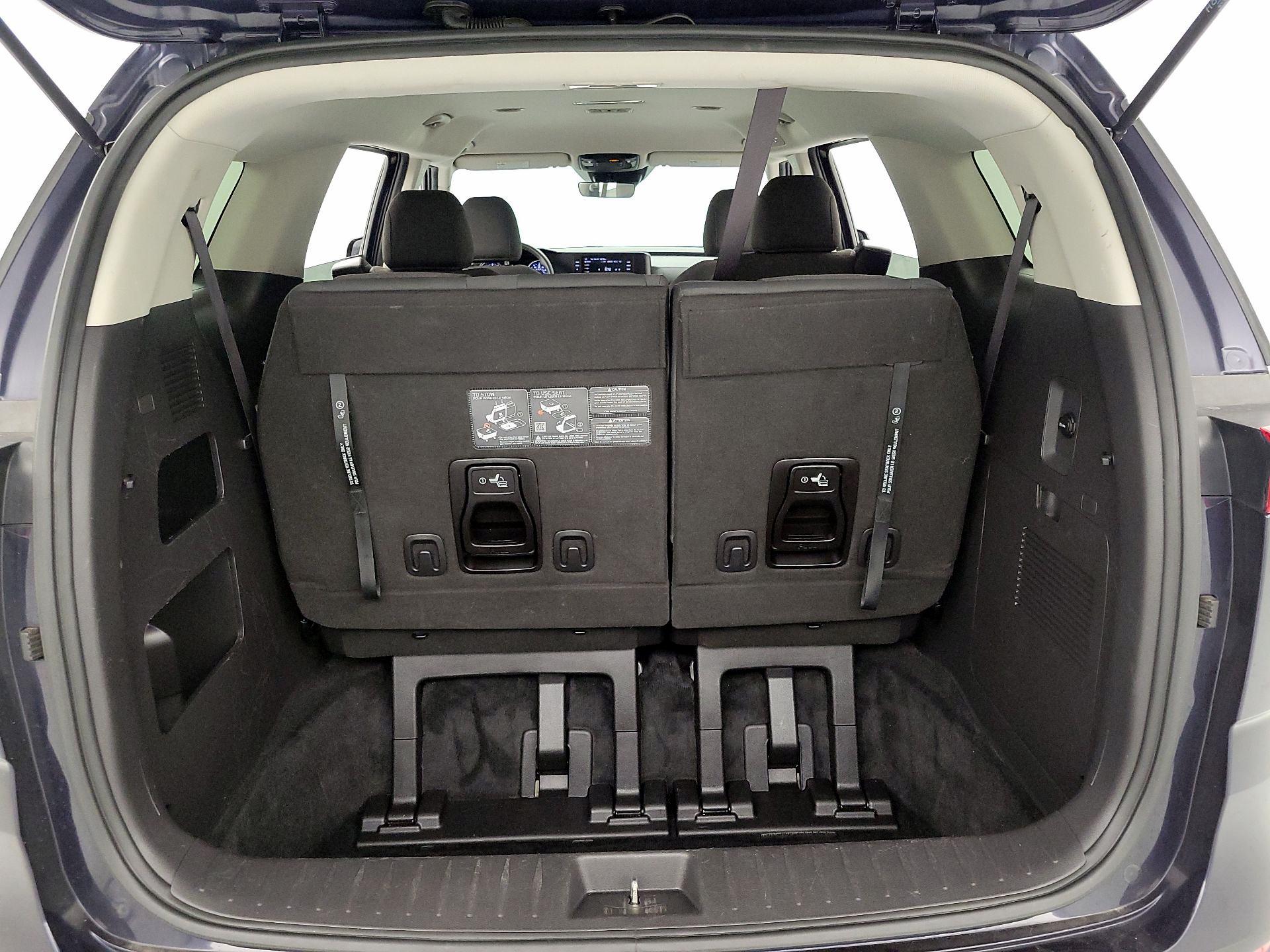 Thumbnail: 2024 Kia Carnival - 20