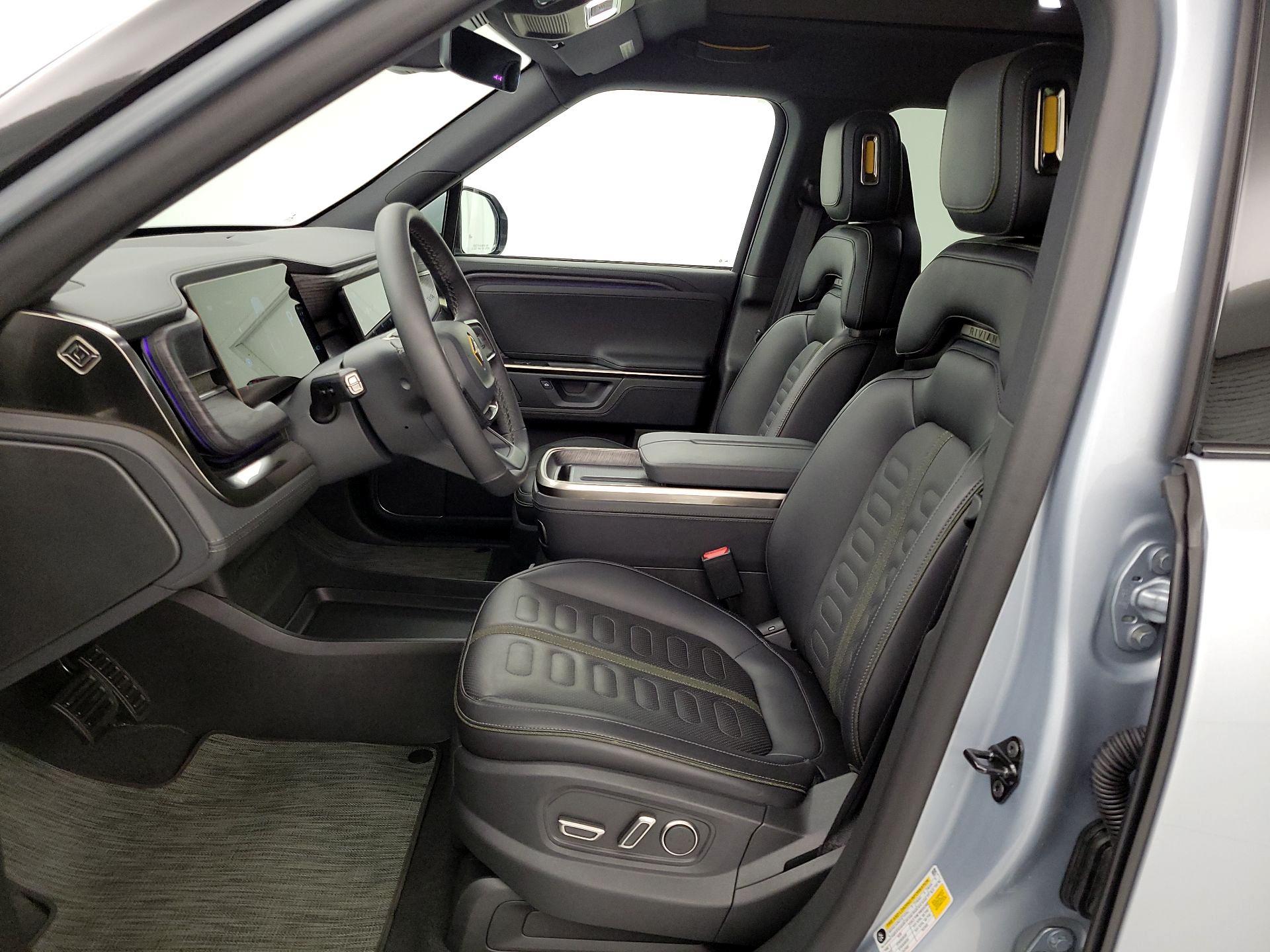 Thumbnail: 2026 Rivian R1S - 11