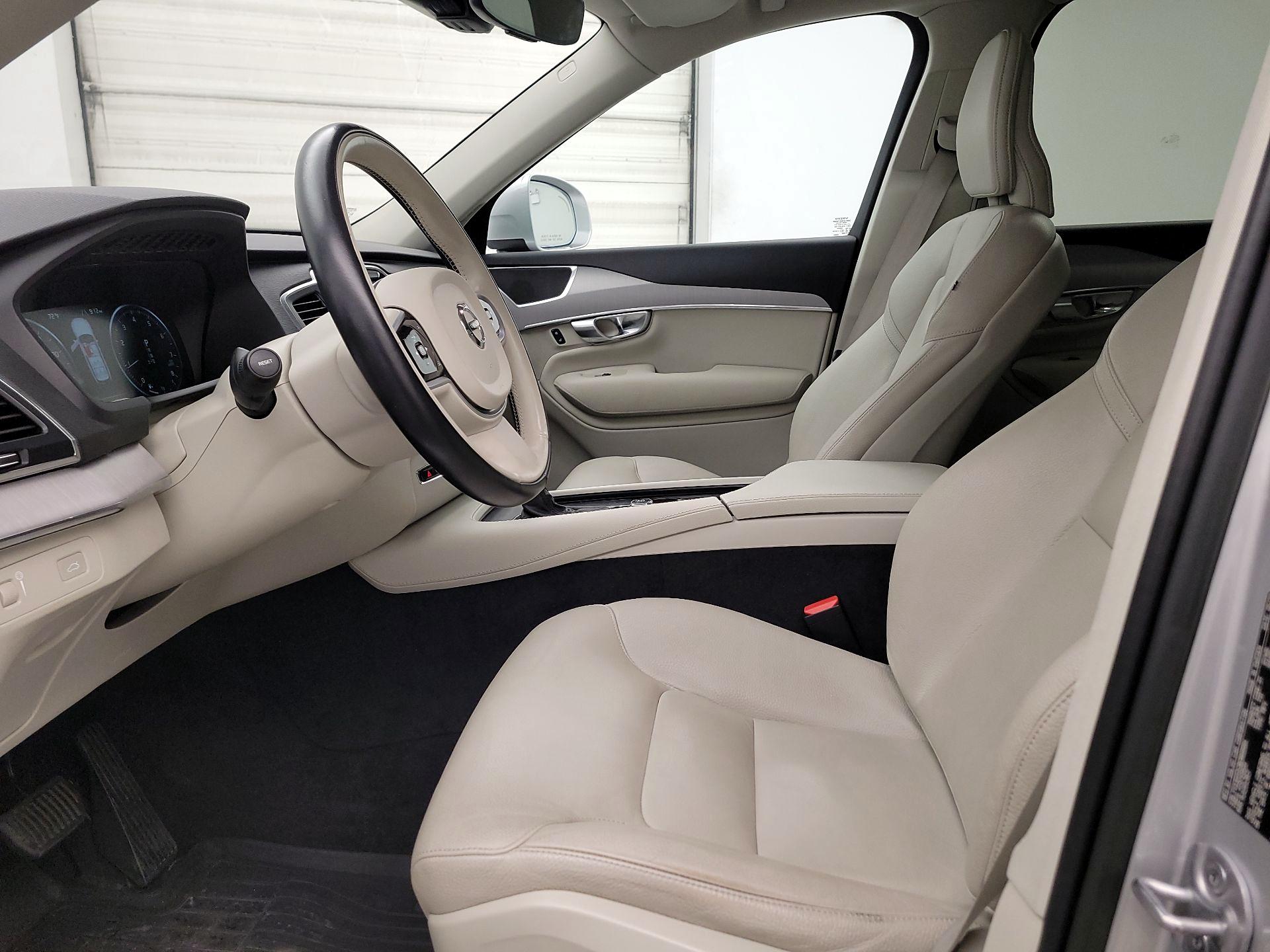 Thumbnail: 2022 Volvo XC90 - 11