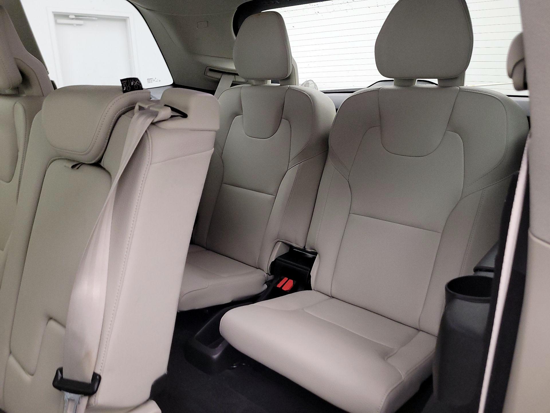 Thumbnail: 2022 Volvo XC90 - 20