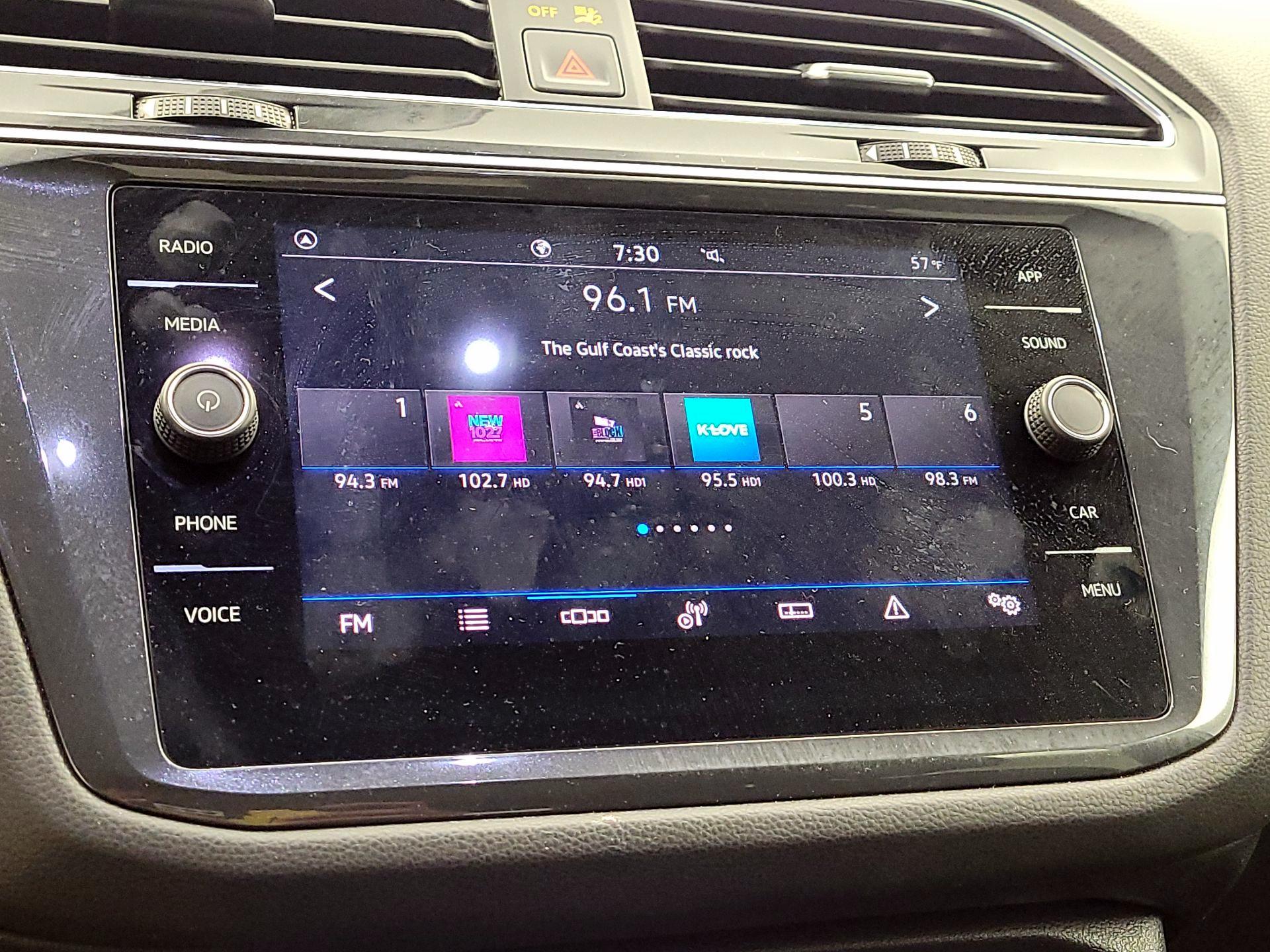 Thumbnail: 2023 Volkswagen Tiguan - 15