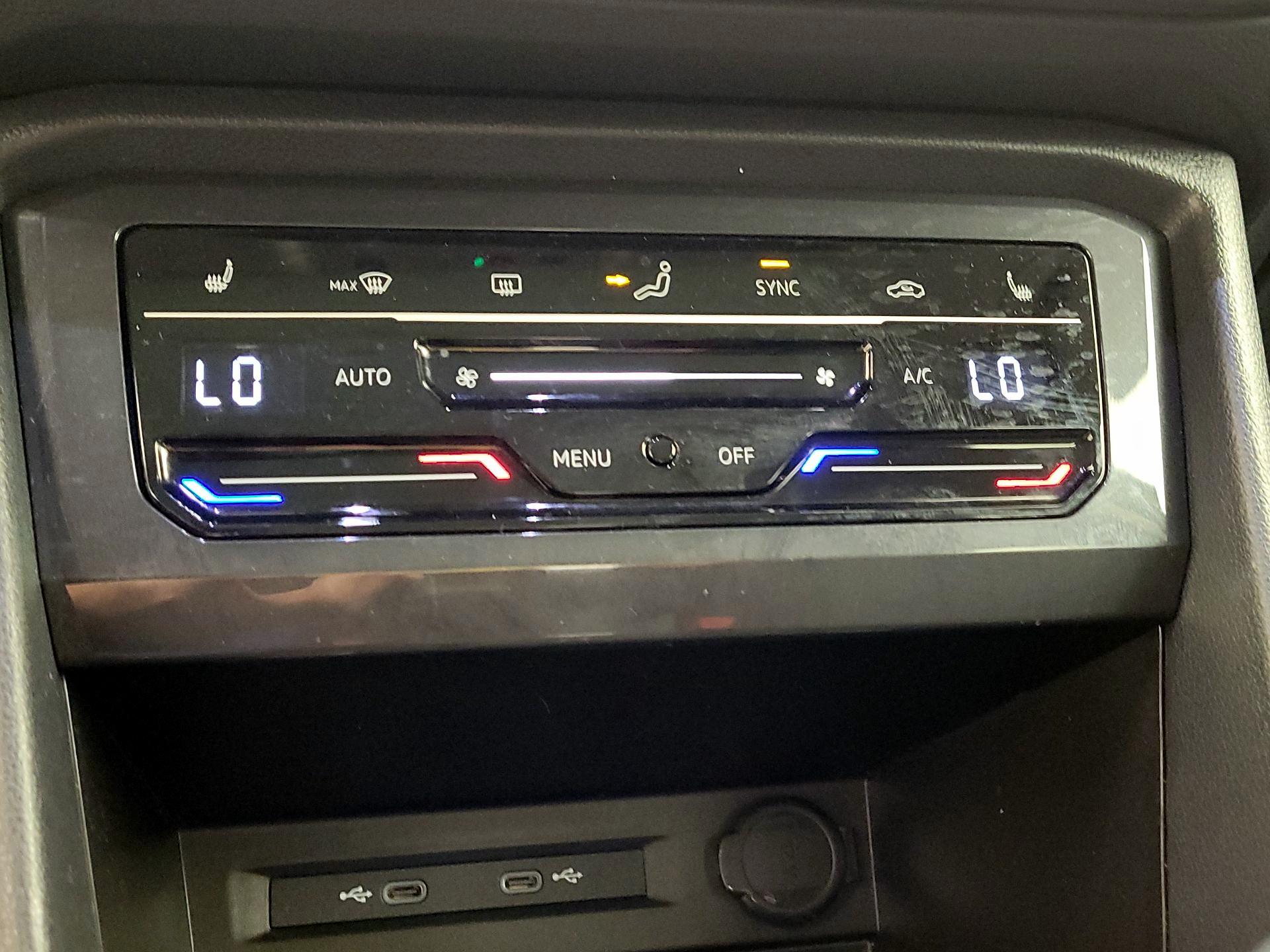 Thumbnail: 2023 Volkswagen Tiguan - 16