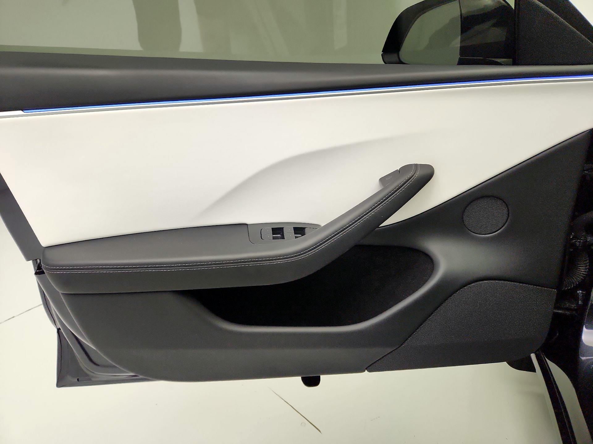 Thumbnail: 2025 Tesla Model 3 - 12