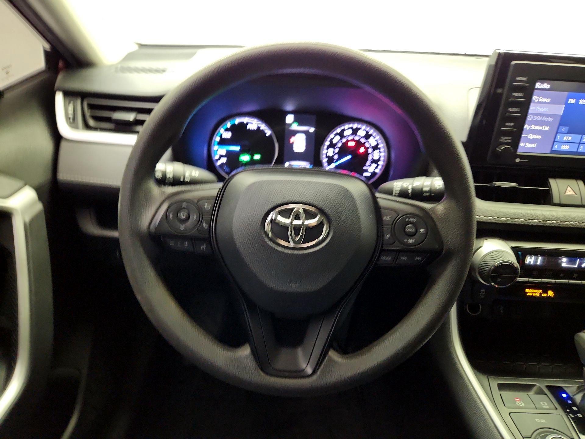 Thumbnail: 2021 Toyota RAV4 - 10