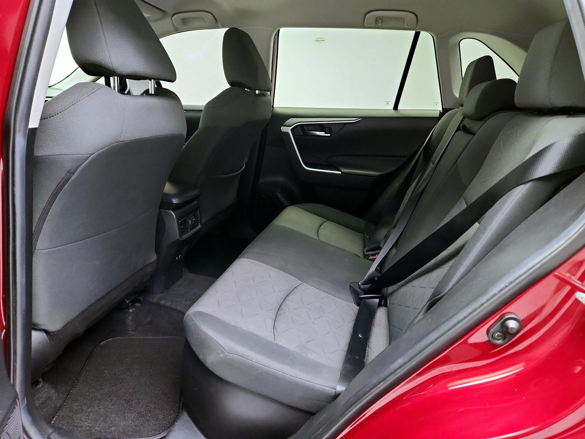 Thumbnail: 2021 Toyota RAV4 - 19