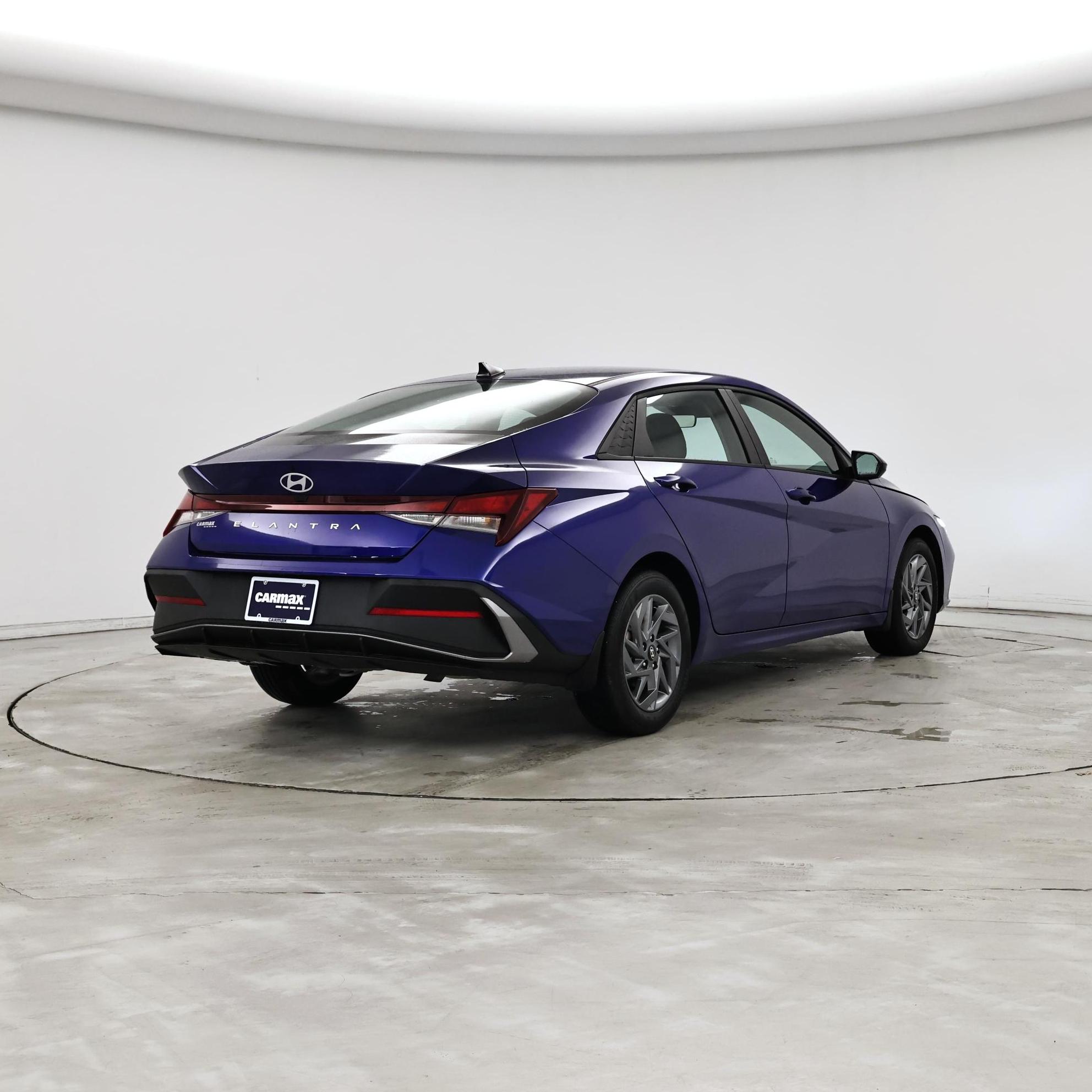 Thumbnail: 2024 Hyundai Elantra - 8