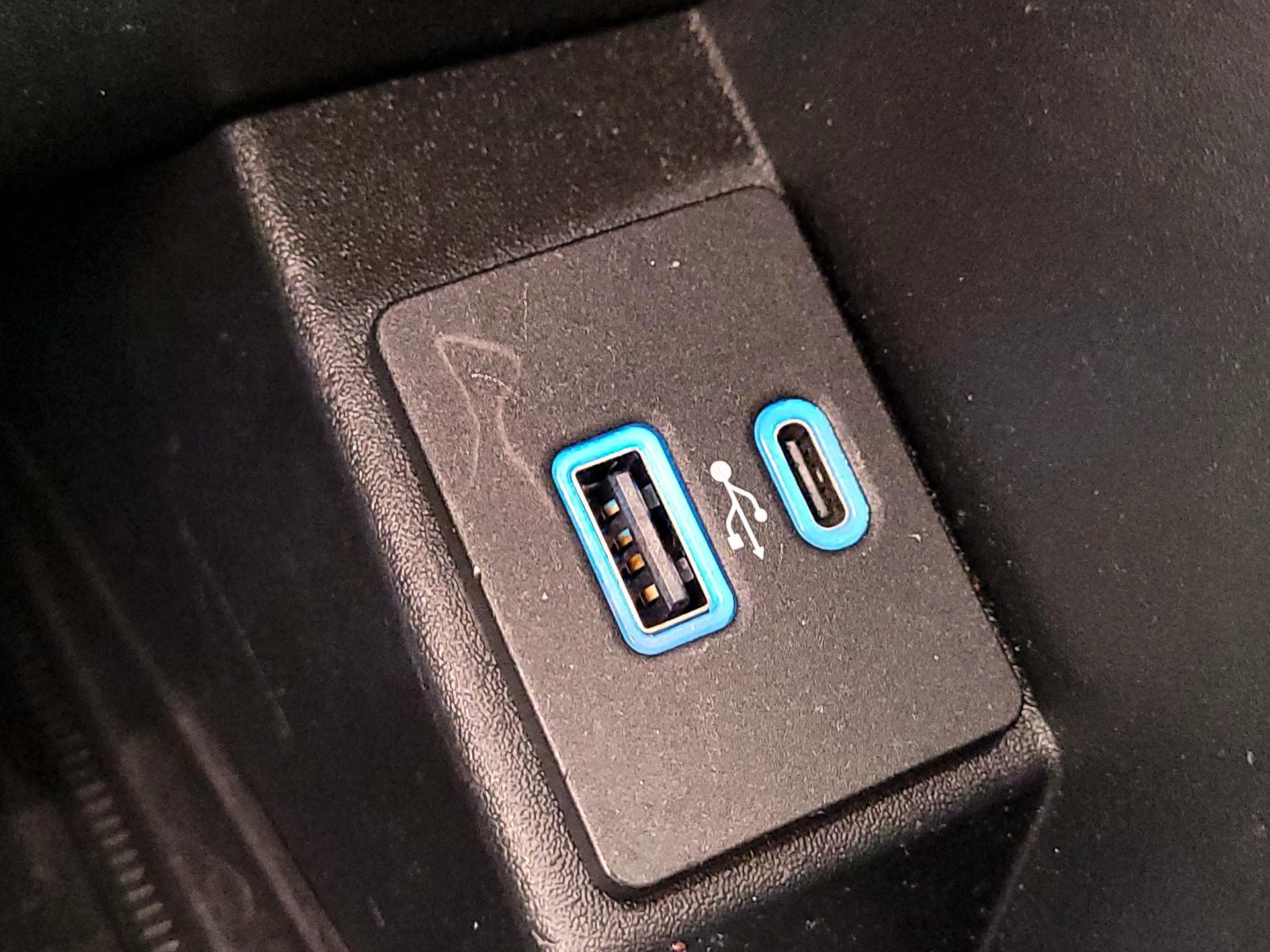 Thumbnail: 2022 Ford Edge - 18