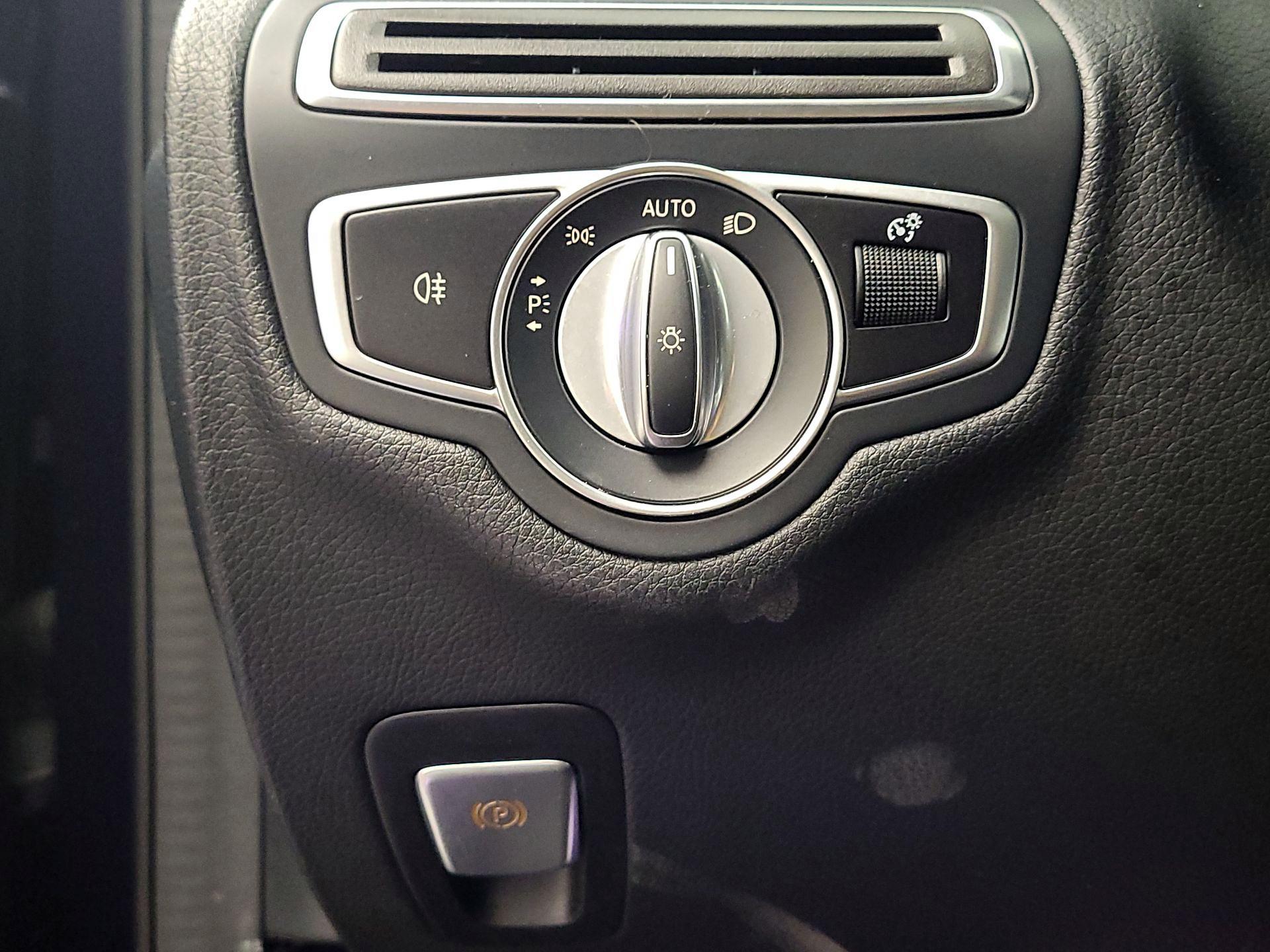 Thumbnail: 2021 Mercedes-Benz C-Class - 13