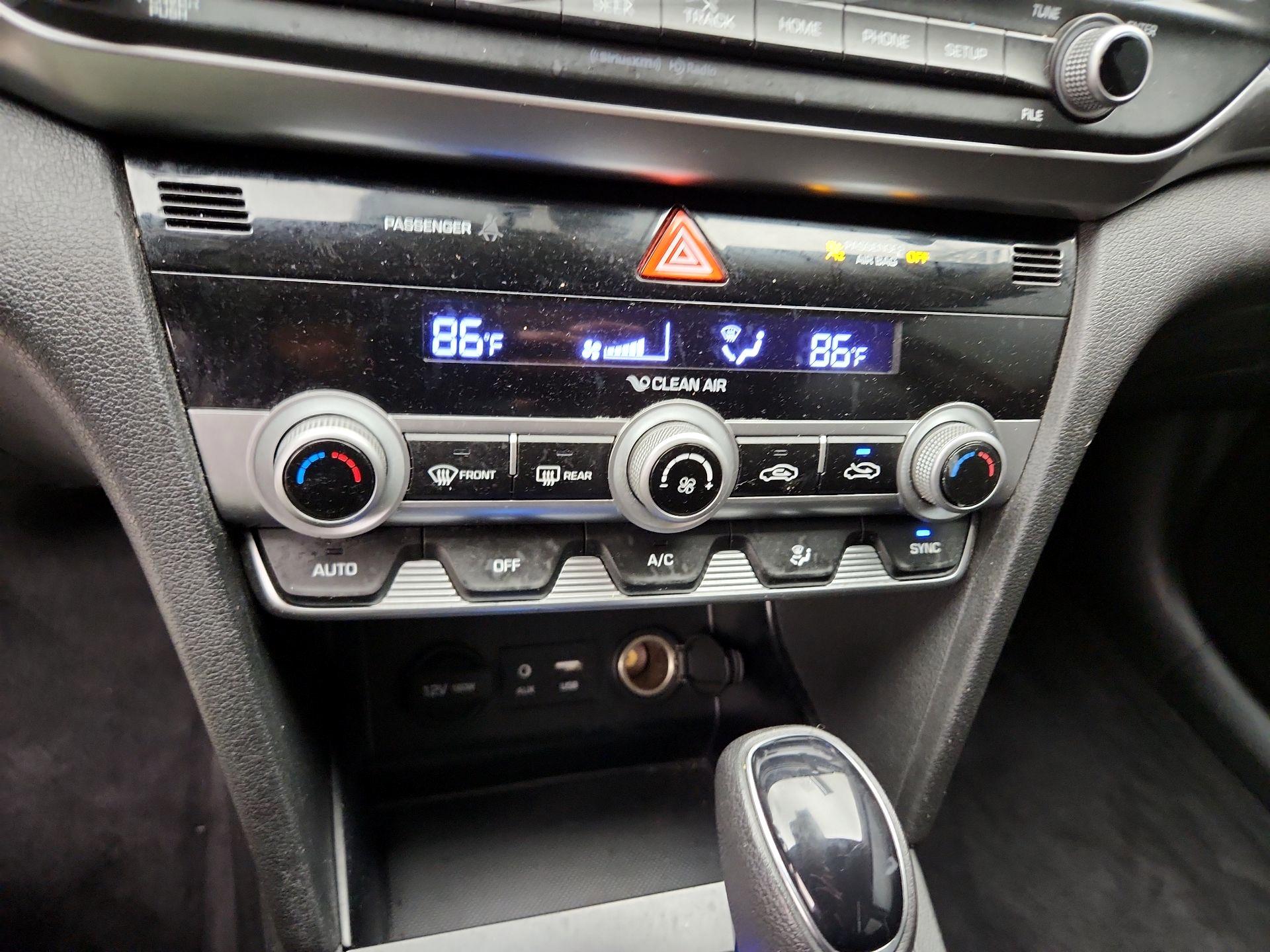 Thumbnail: 2020 Hyundai Elantra - 16