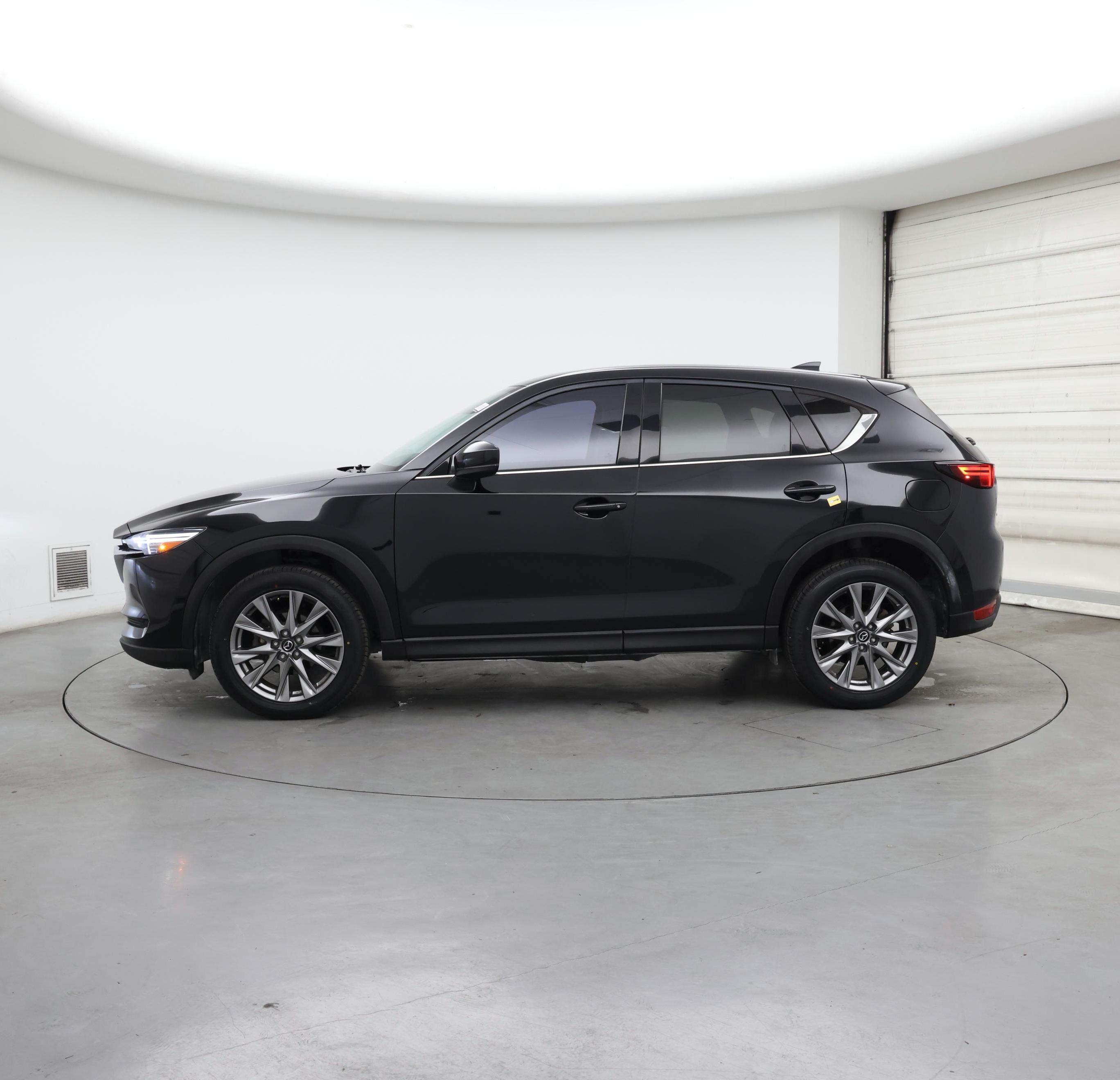Thumbnail: 2021 Mazda CX-5 - 3