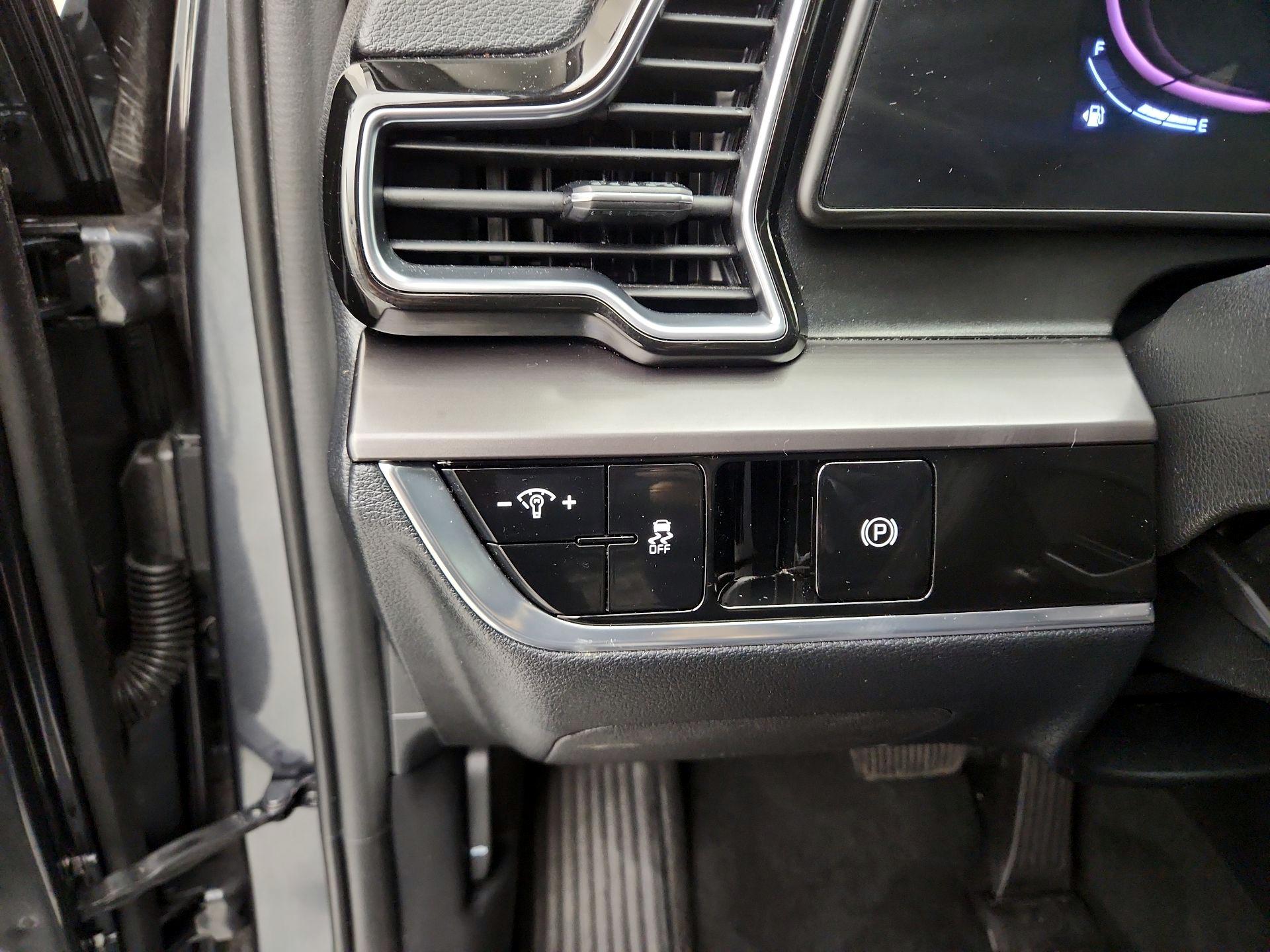 Thumbnail: 2023 Kia Sportage - 13