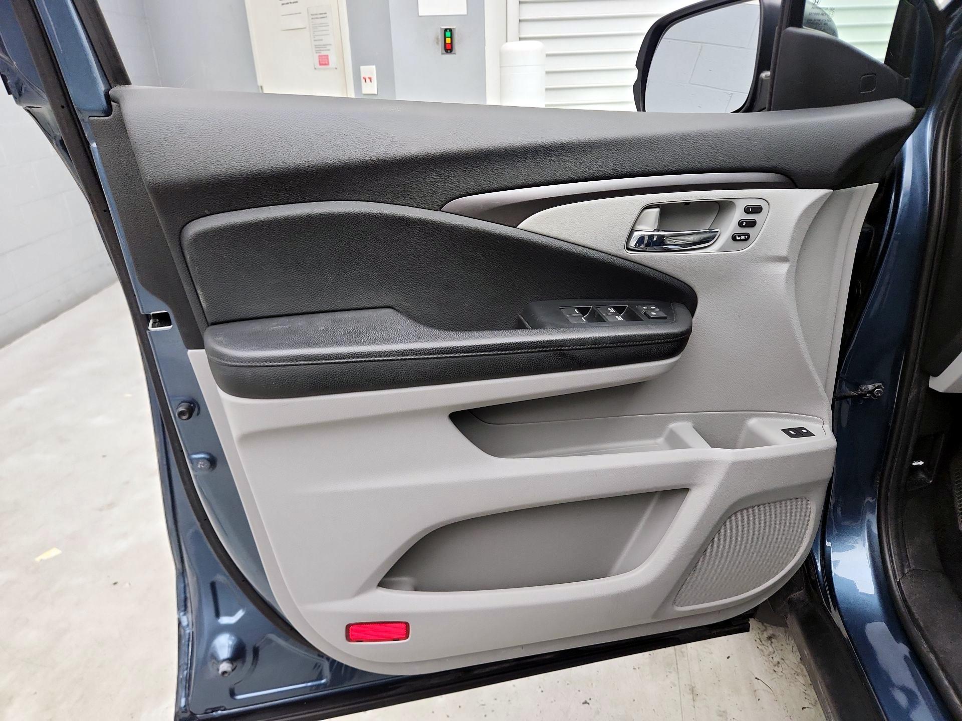 Thumbnail: 2021 Honda Pilot - 12