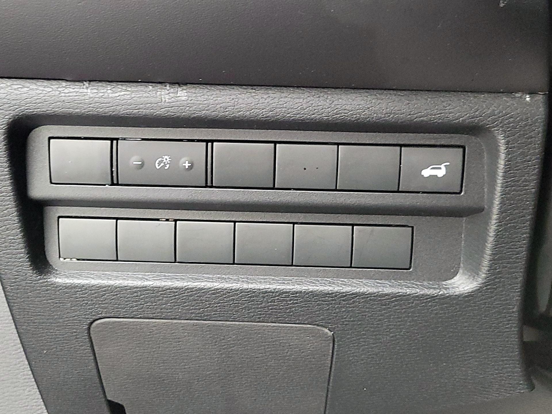 Thumbnail: 2022 Mitsubishi Outlander - 13