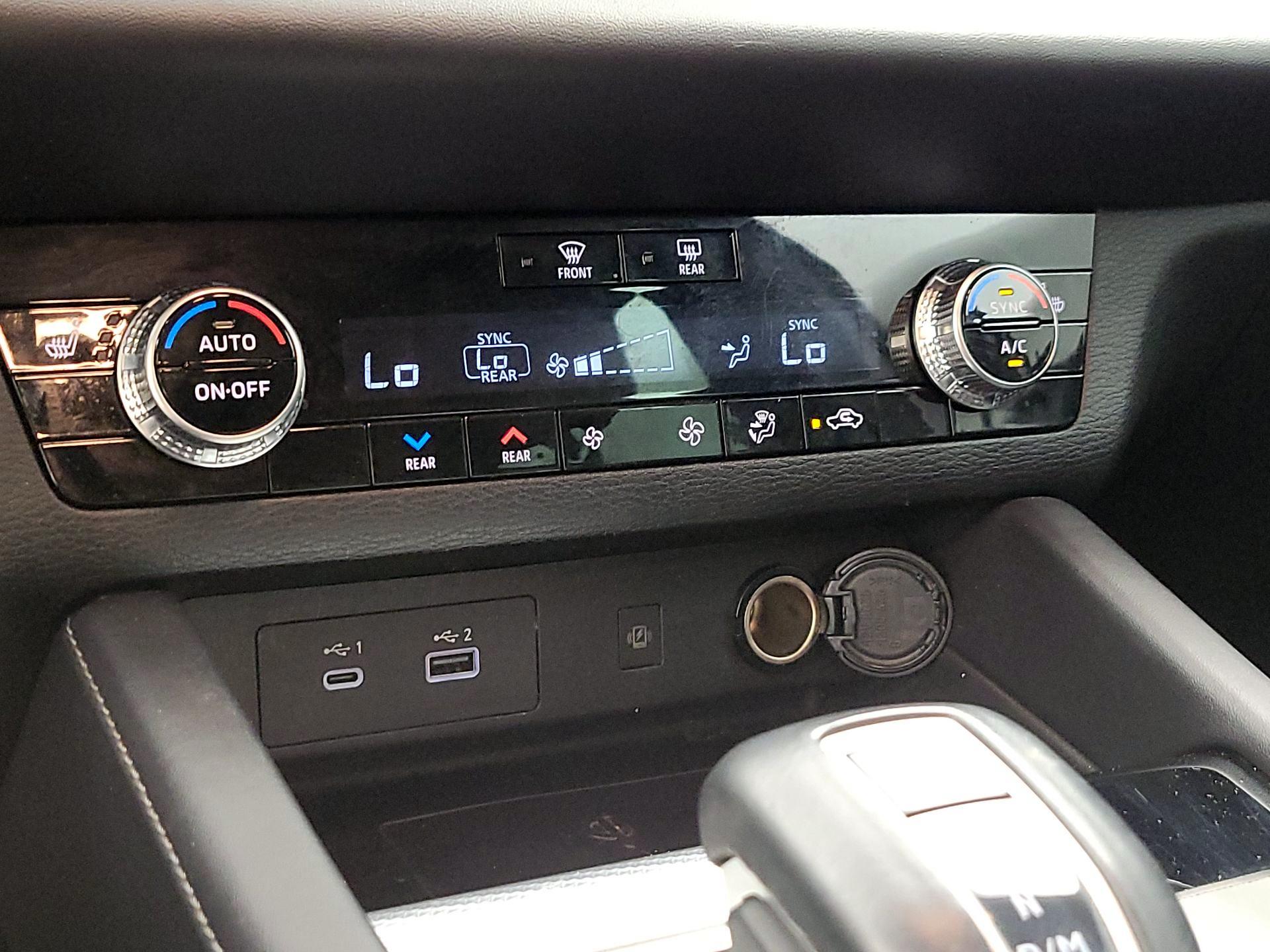 Thumbnail: 2022 Mitsubishi Outlander - 16