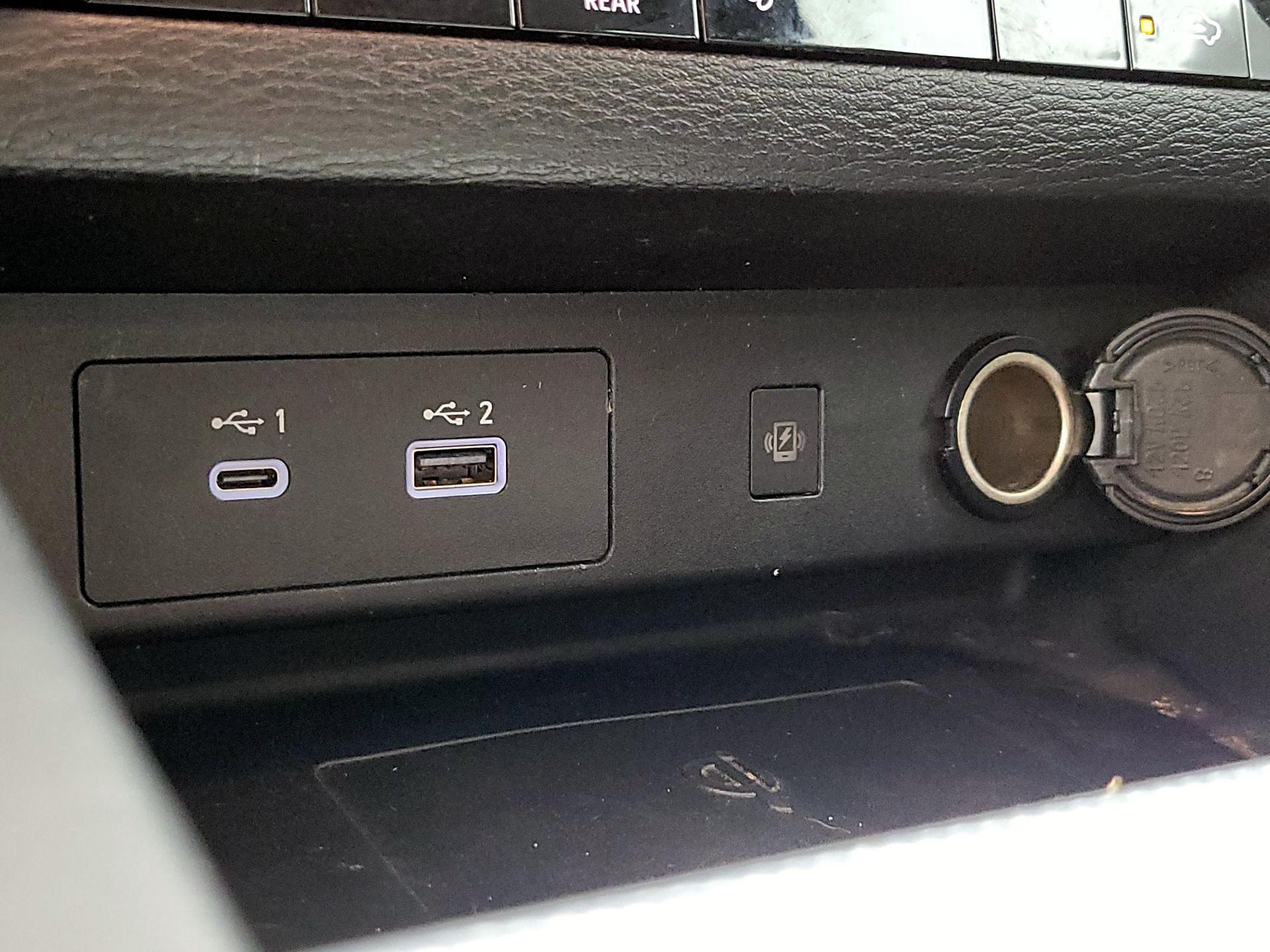 Thumbnail: 2022 Mitsubishi Outlander - 18