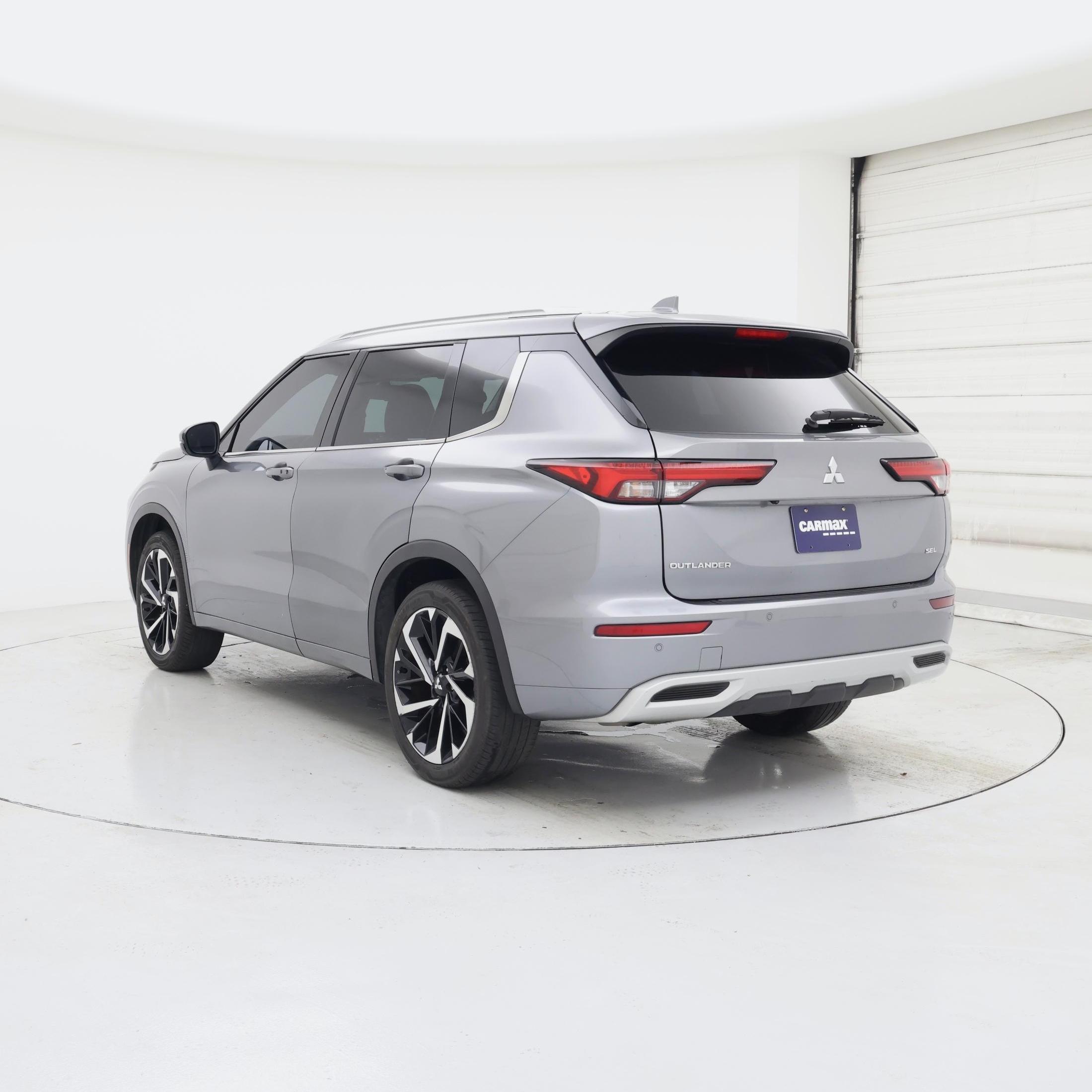 Thumbnail: 2022 Mitsubishi Outlander - 2