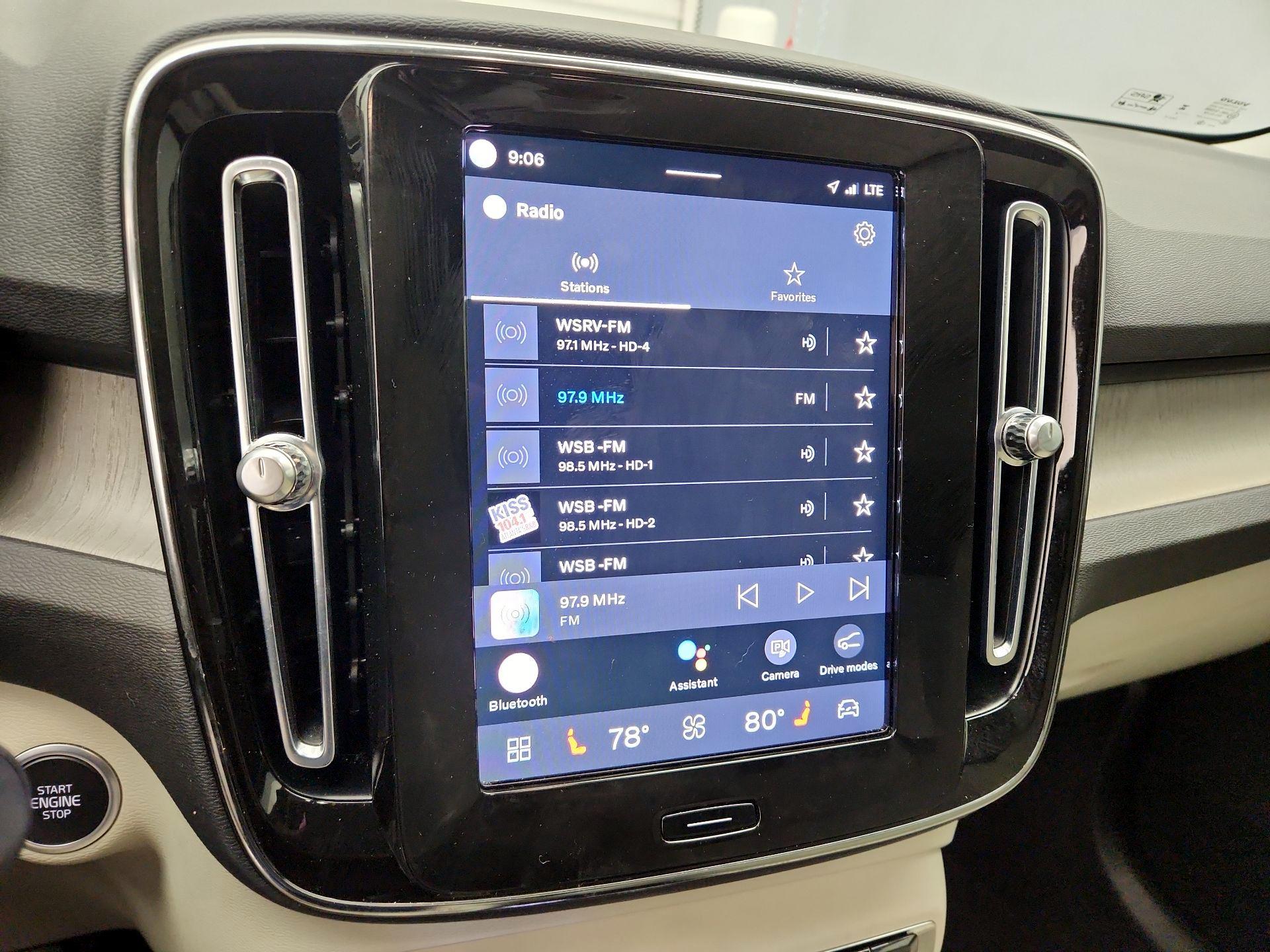 Thumbnail: 2023 Volvo XC40 - 15