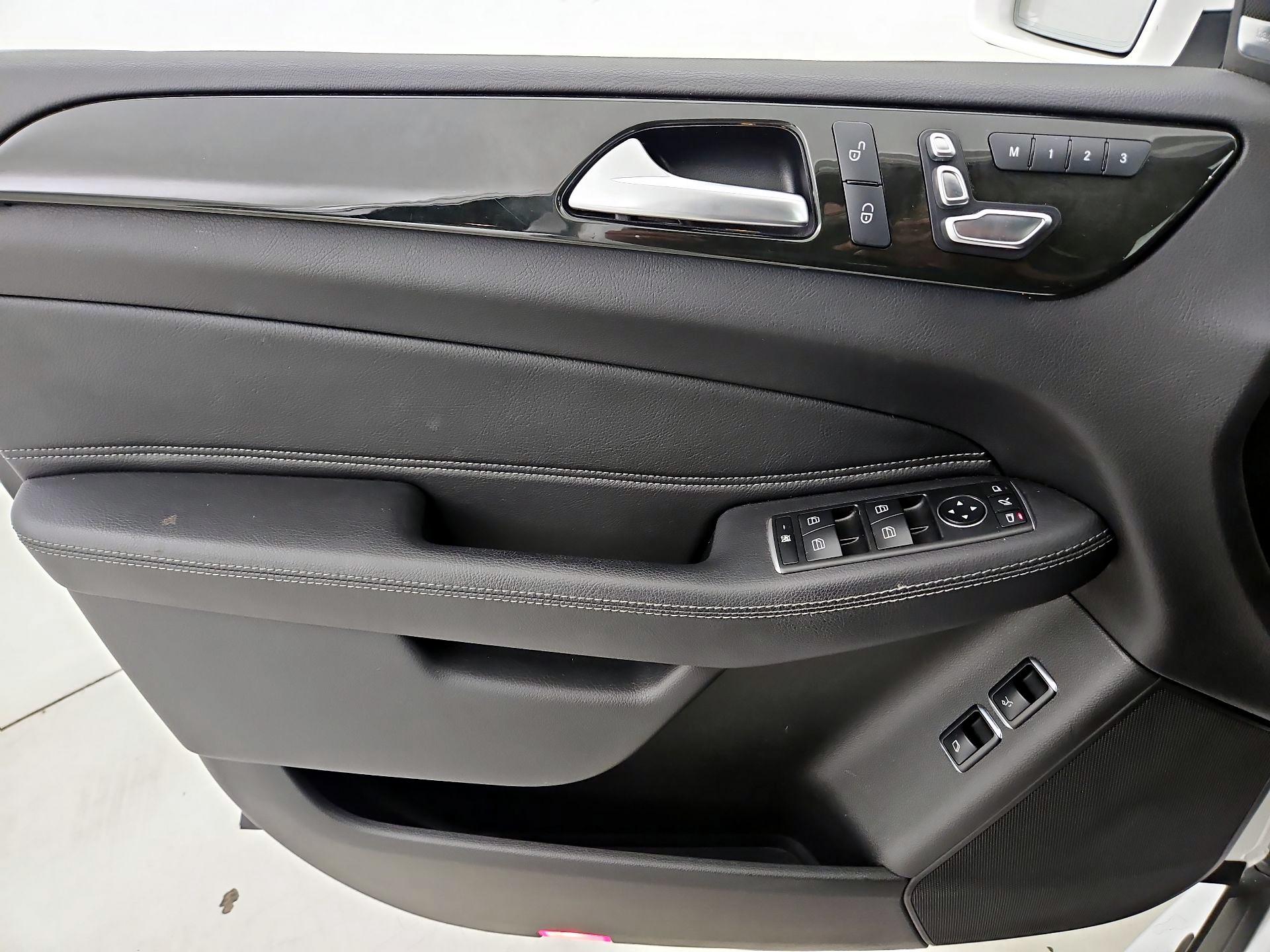 Thumbnail: 2019 Mercedes-Benz GLS - 12