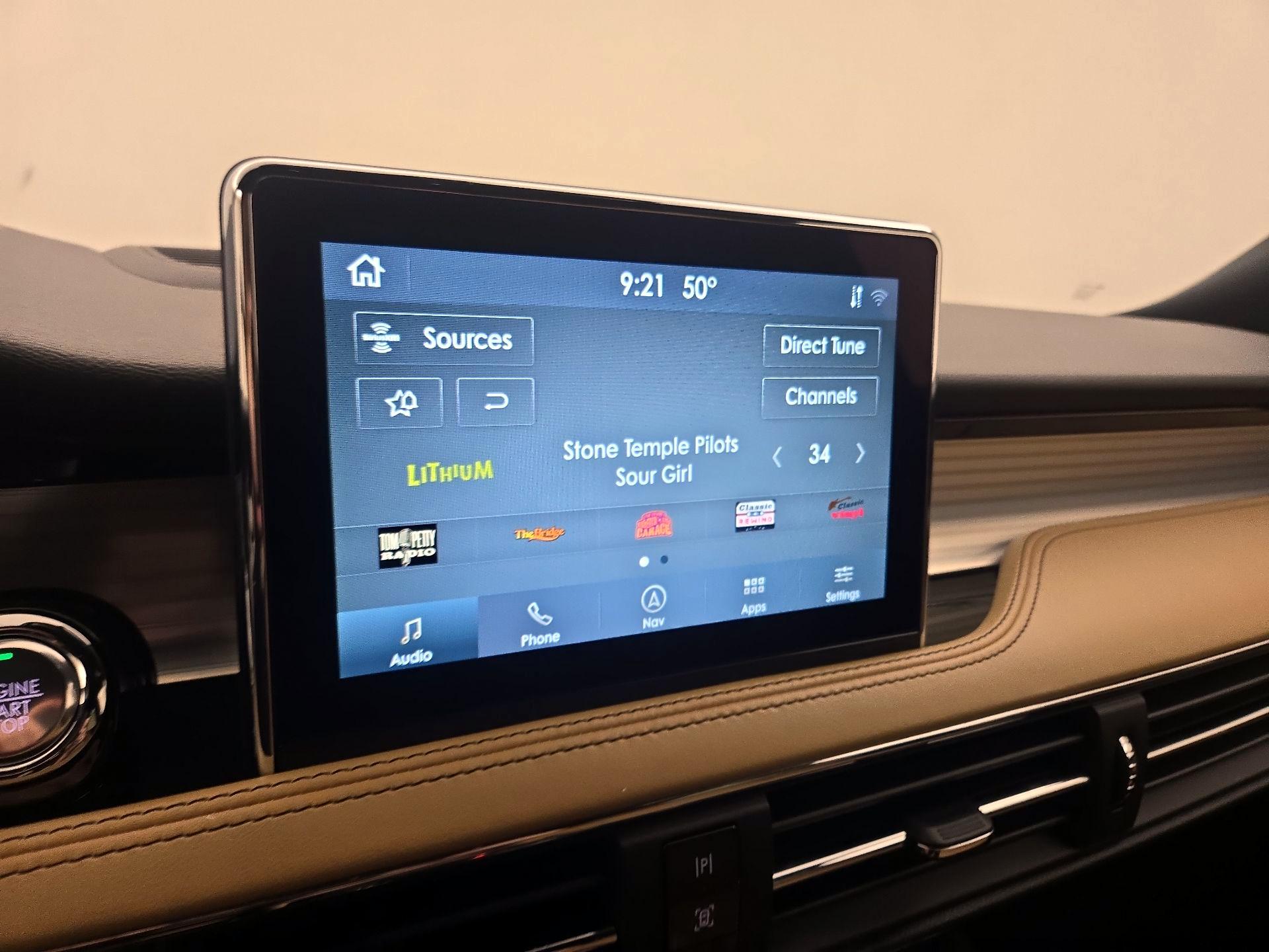 Thumbnail: 2022 Lincoln Corsair - 16