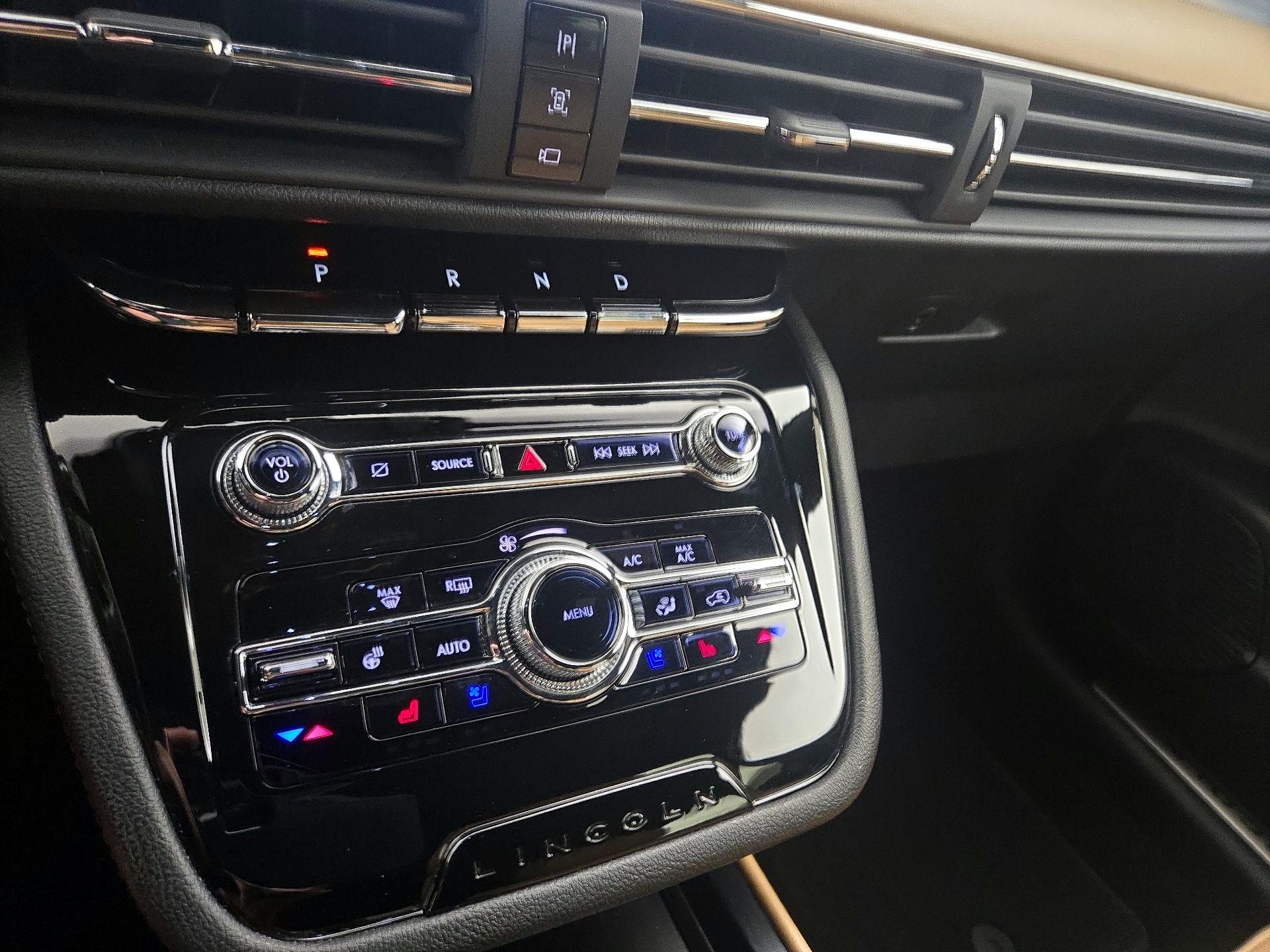 Thumbnail: 2022 Lincoln Corsair - 17