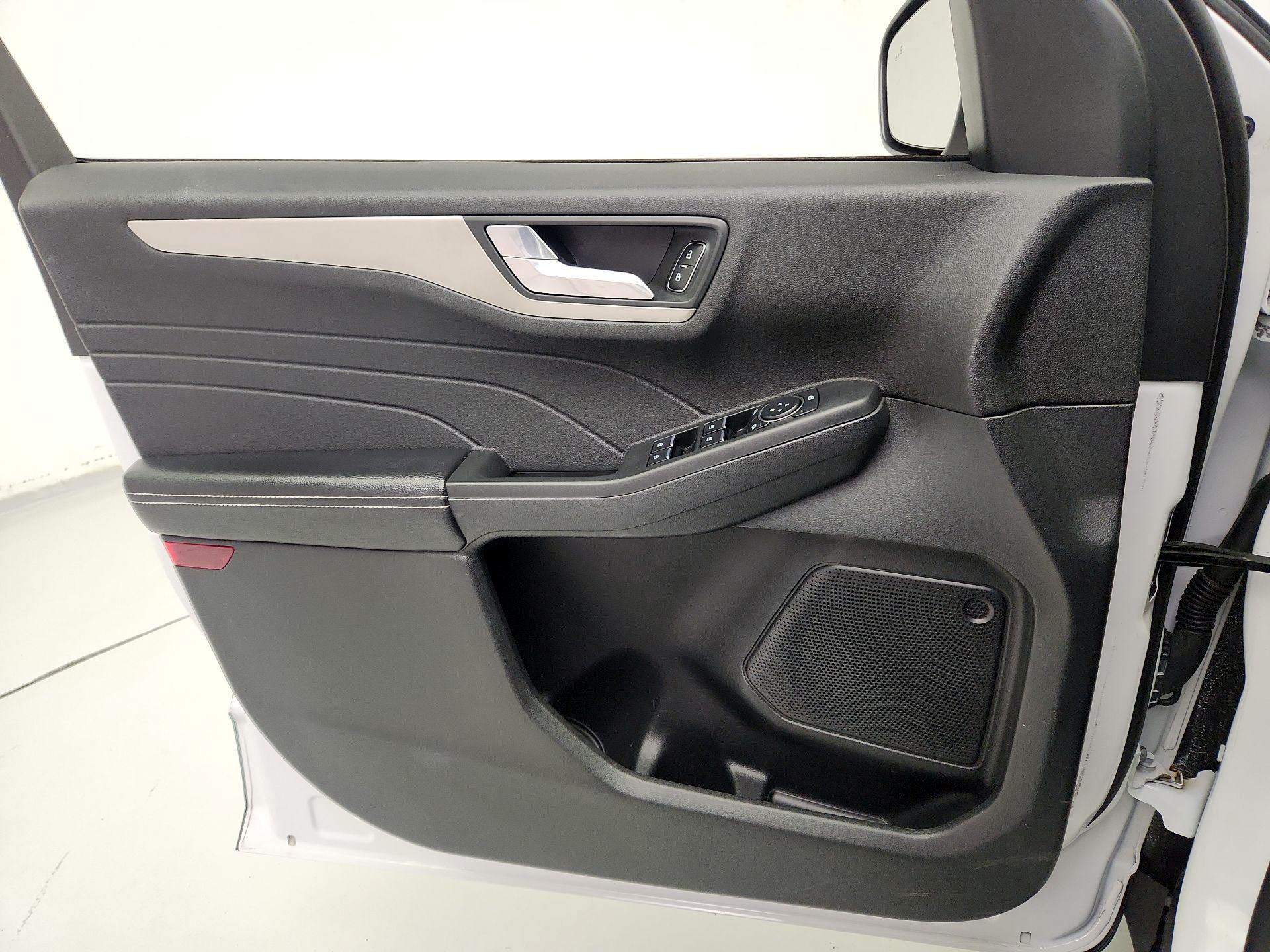 Thumbnail: 2022 Ford Escape - 12