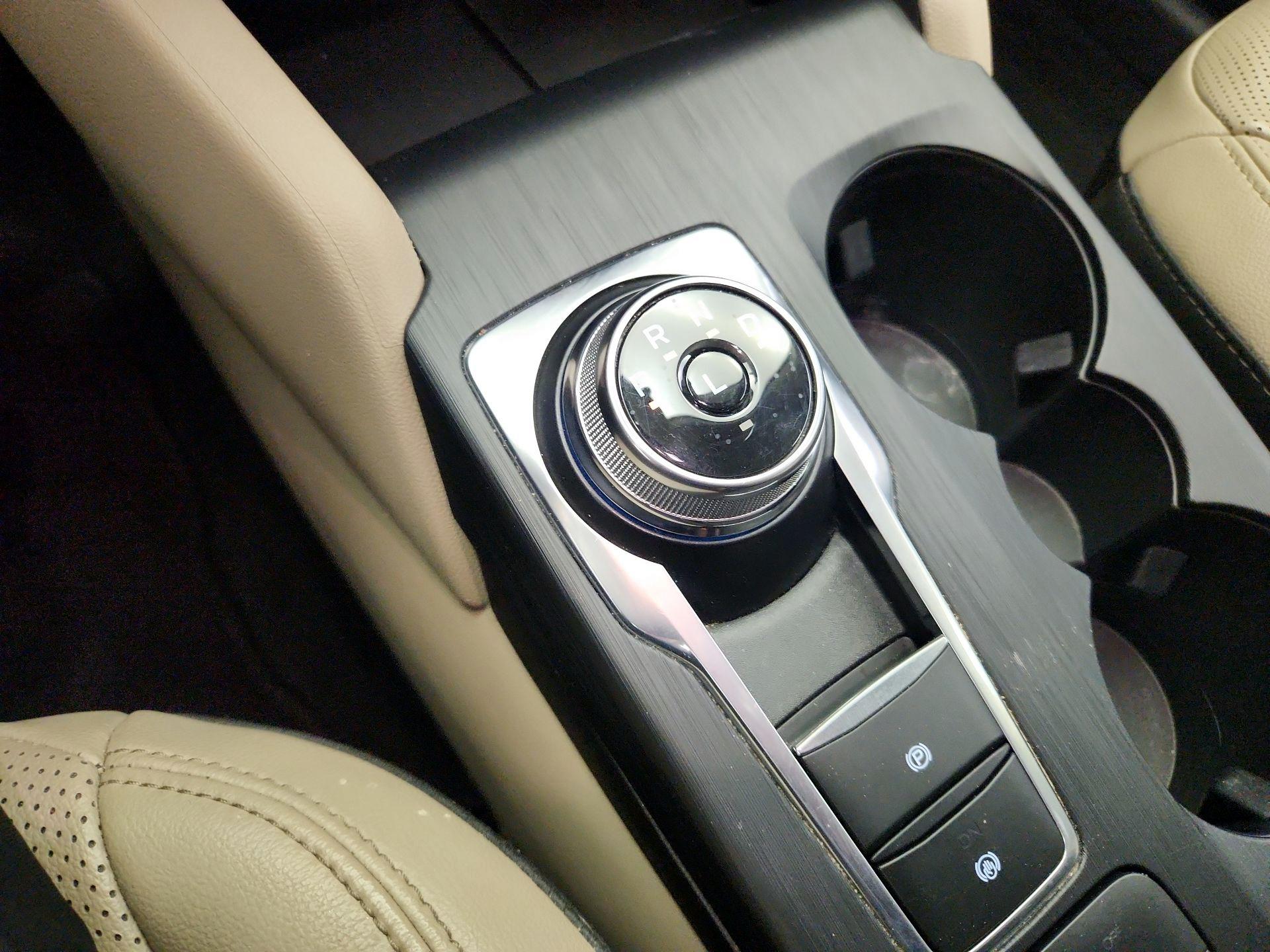 Thumbnail: 2022 Ford Escape - 17