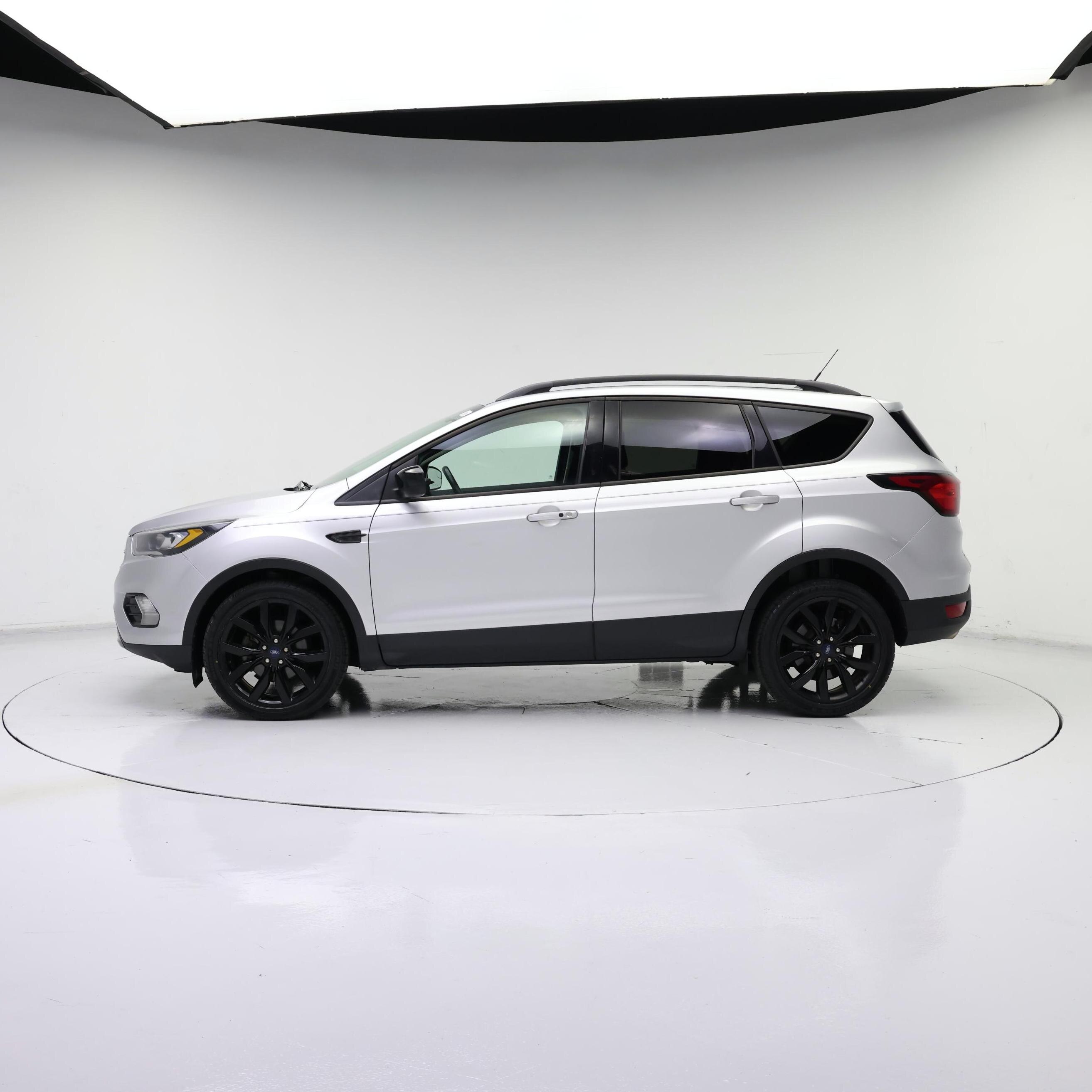 Thumbnail: 2019 Ford Escape - 3