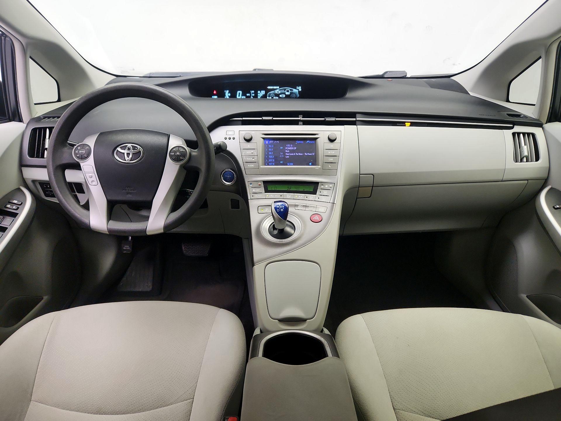 Thumbnail: 2015 Toyota Prius - 9