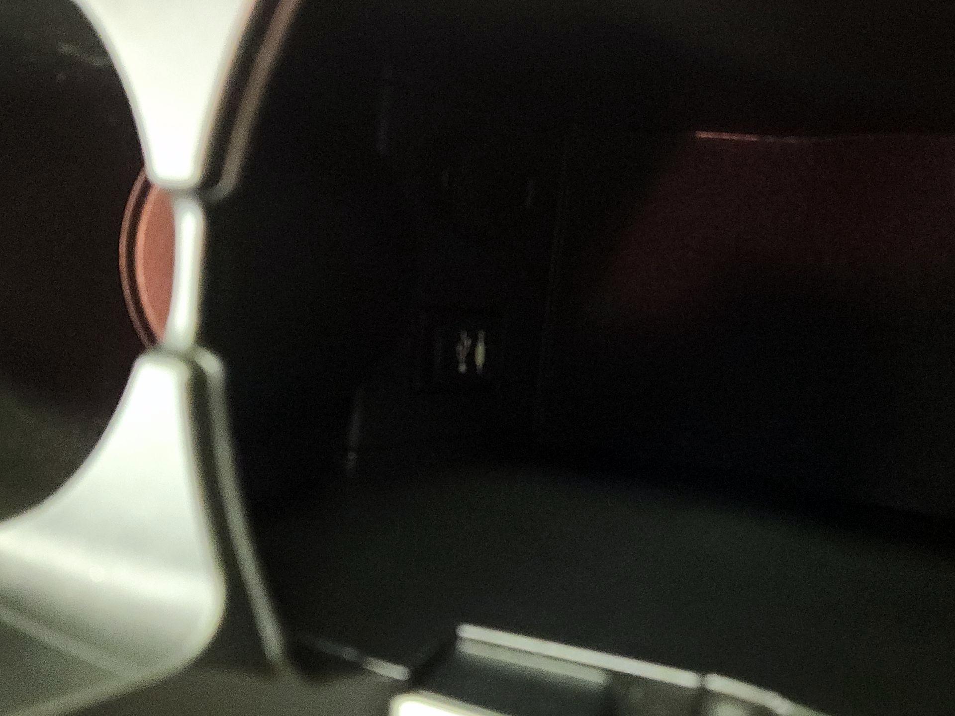 Thumbnail: 2015 Toyota Prius - 18