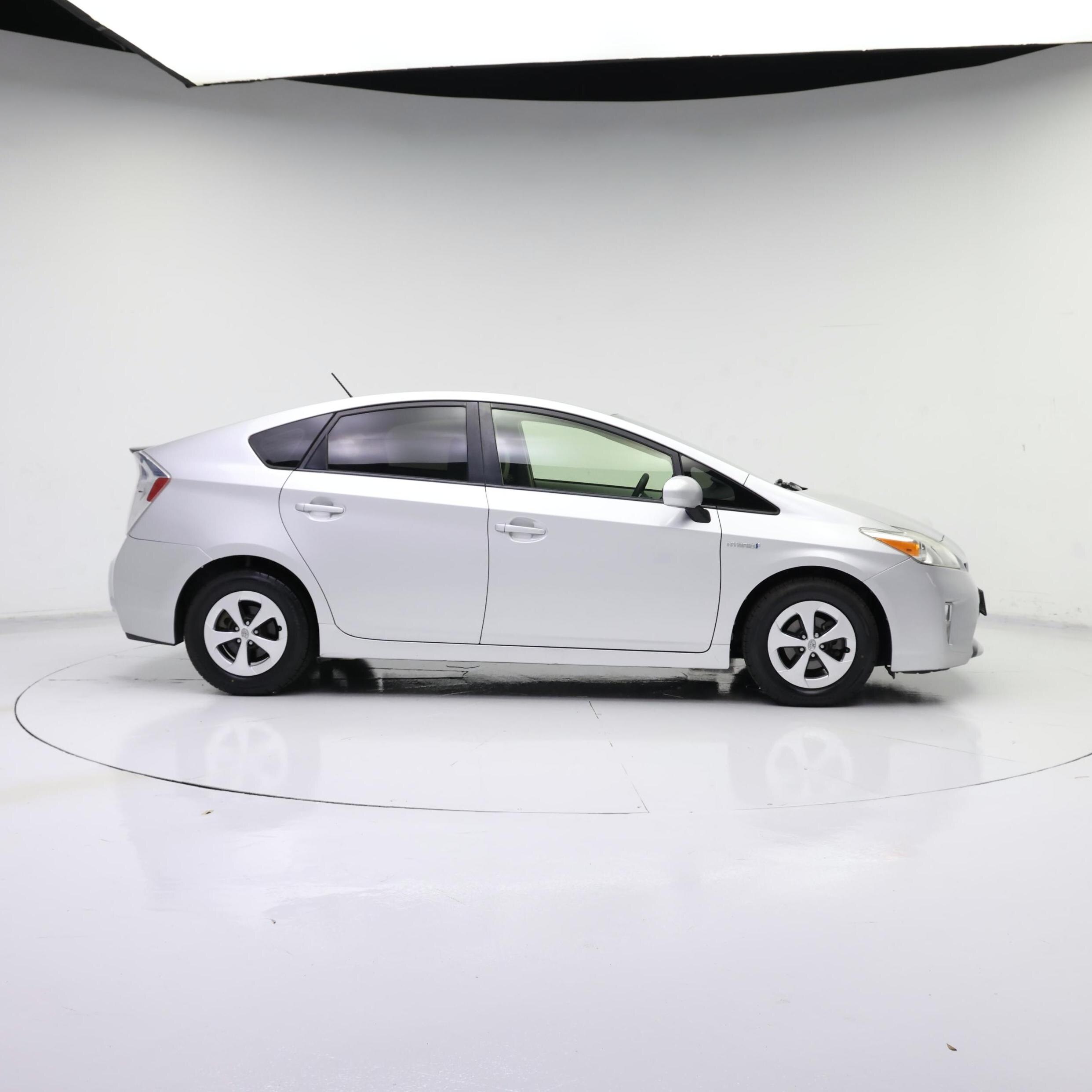 Thumbnail: 2015 Toyota Prius - 7