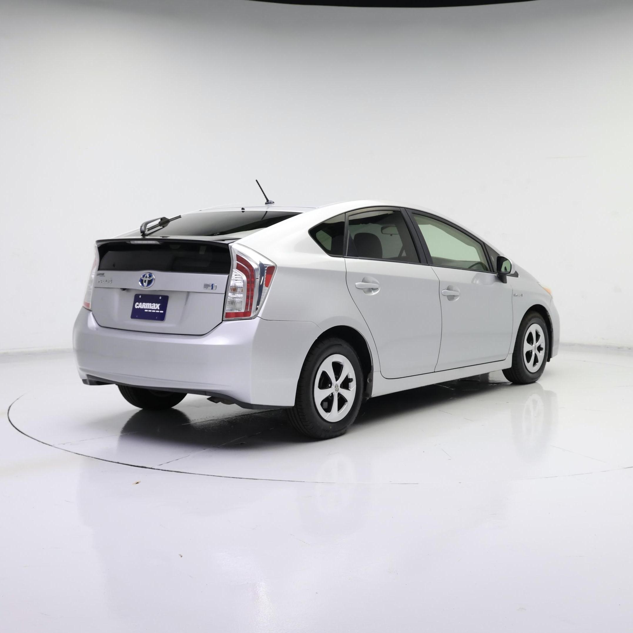 Thumbnail: 2015 Toyota Prius - 8