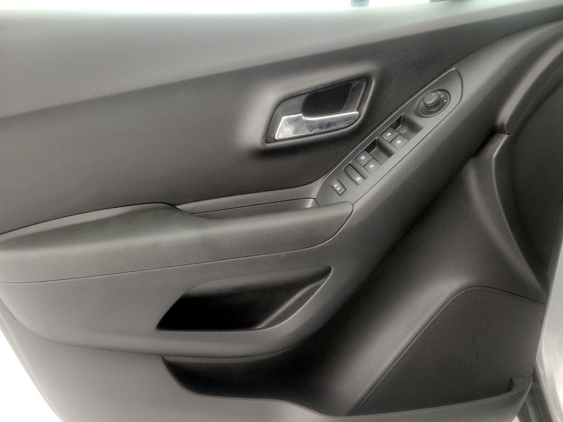 Thumbnail: 2019 Chevrolet Trax - 12