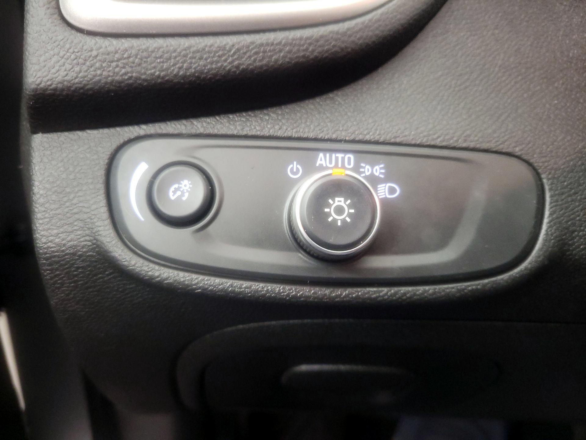 Thumbnail: 2019 Chevrolet Trax - 13