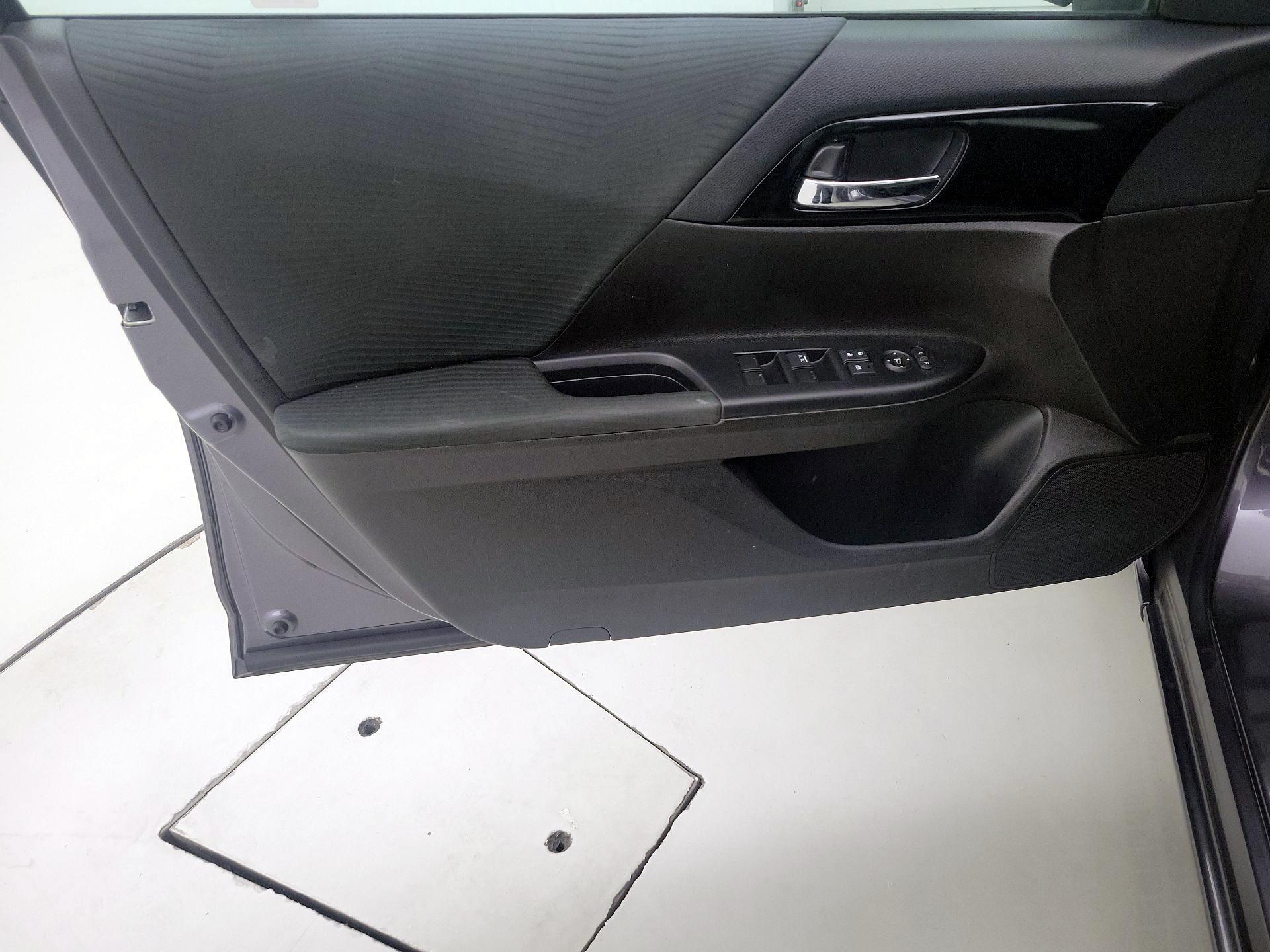 Thumbnail: 2017 Honda Accord - 12