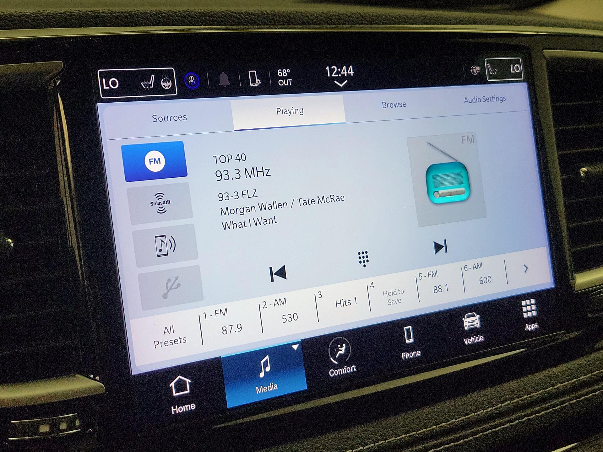 Thumbnail: 2023 Chrysler Pacifica - 15