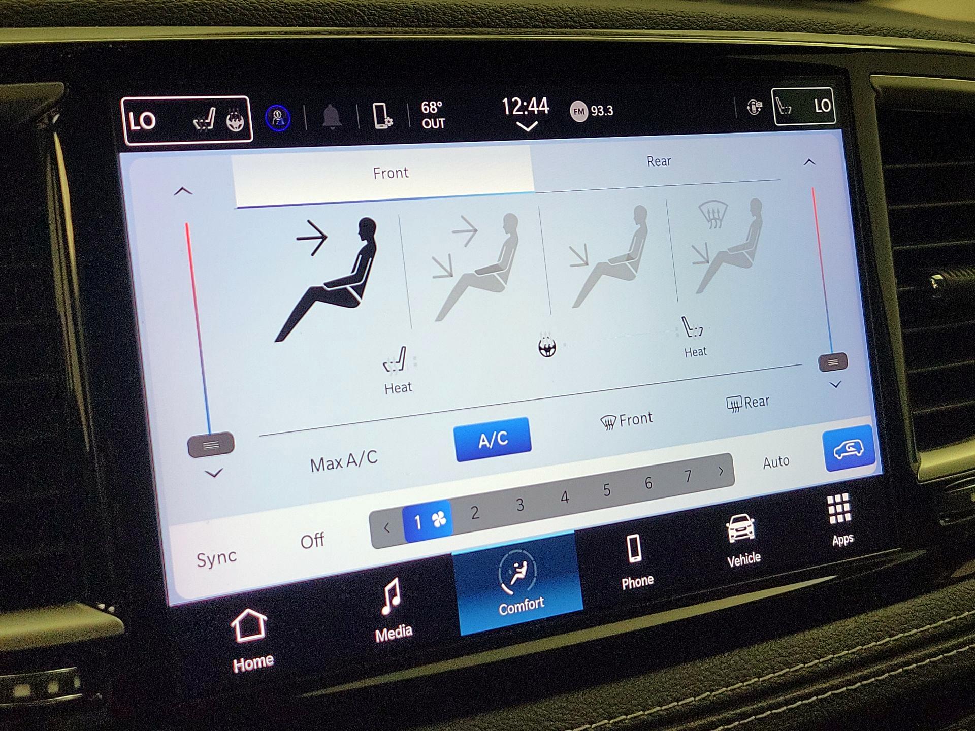 Thumbnail: 2023 Chrysler Pacifica - 16