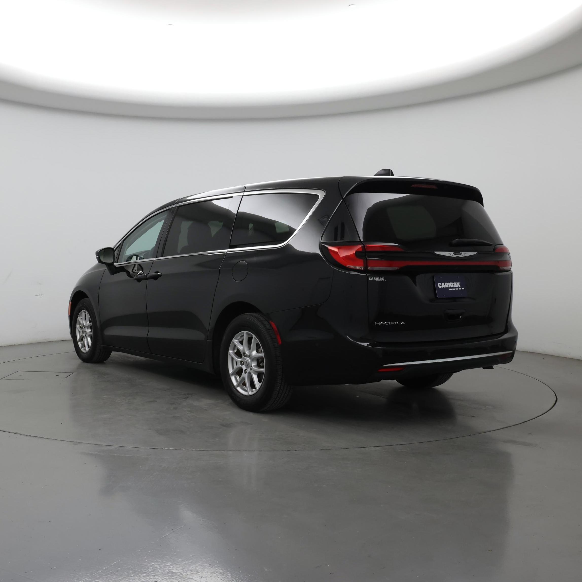 Thumbnail: 2023 Chrysler Pacifica - 2