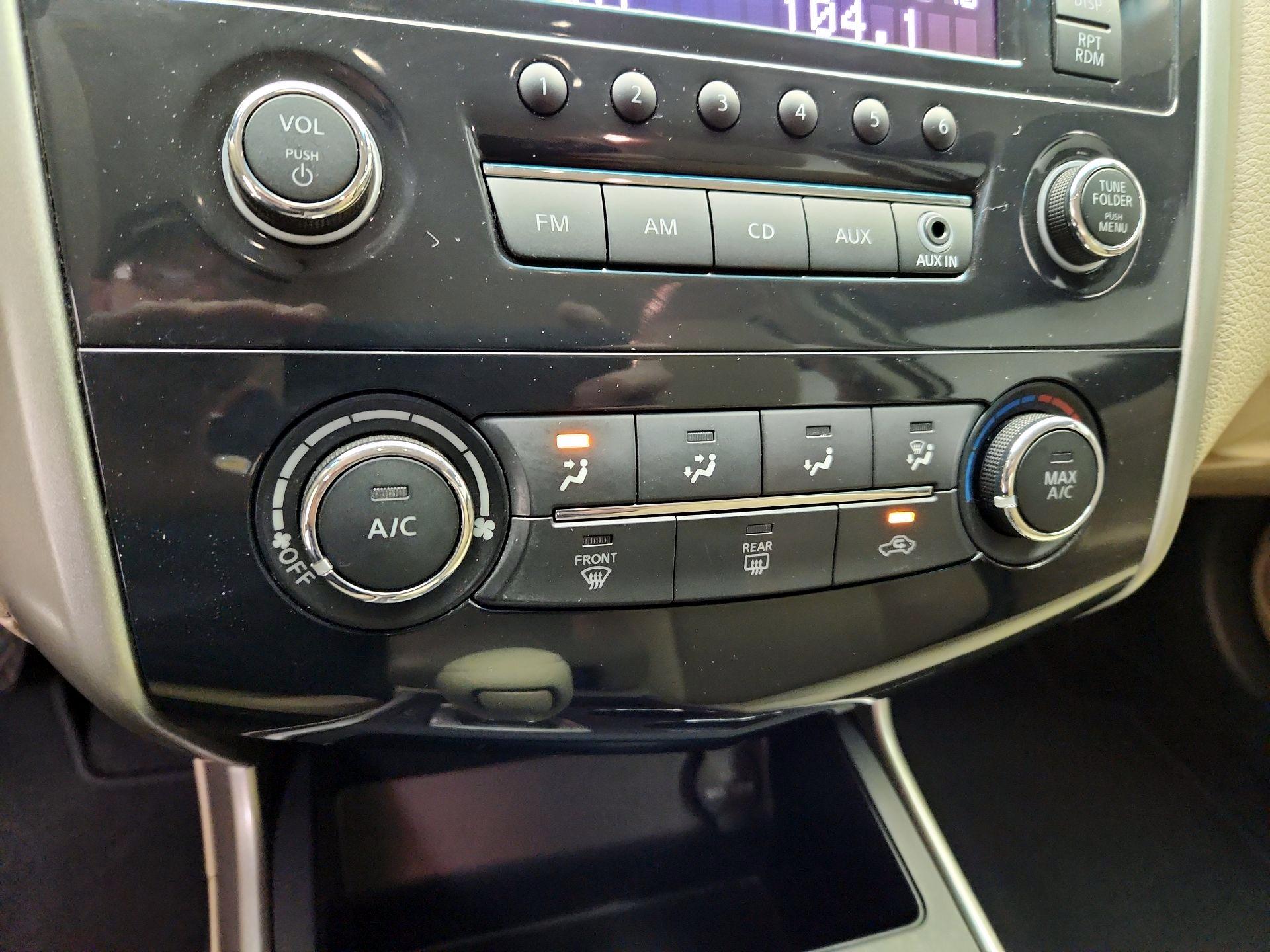 Thumbnail: 2015 Nissan Altima - 15