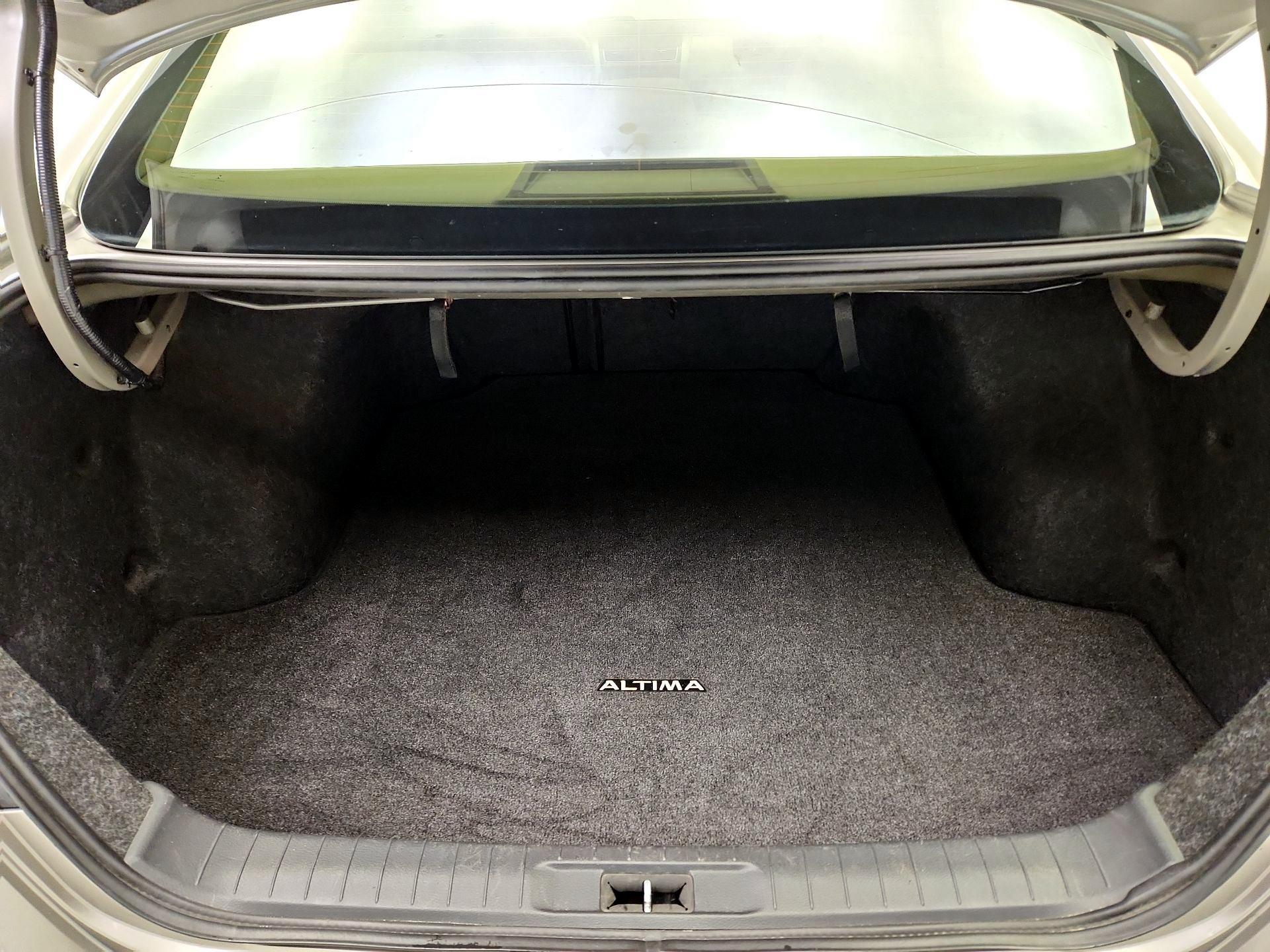 Thumbnail: 2015 Nissan Altima - 19