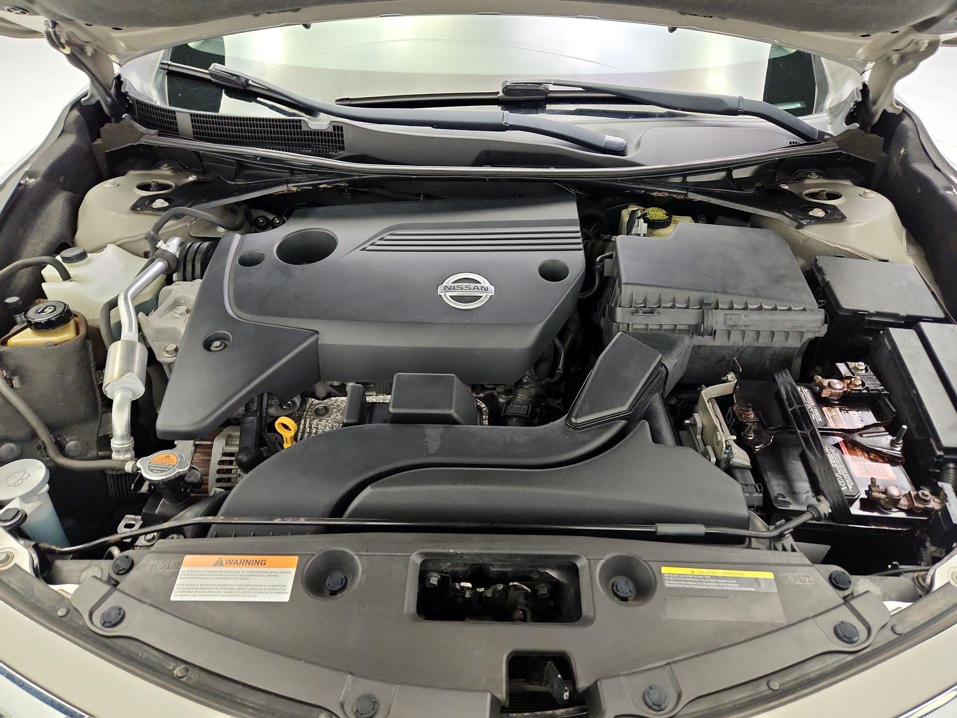 Thumbnail: 2015 Nissan Altima - 20