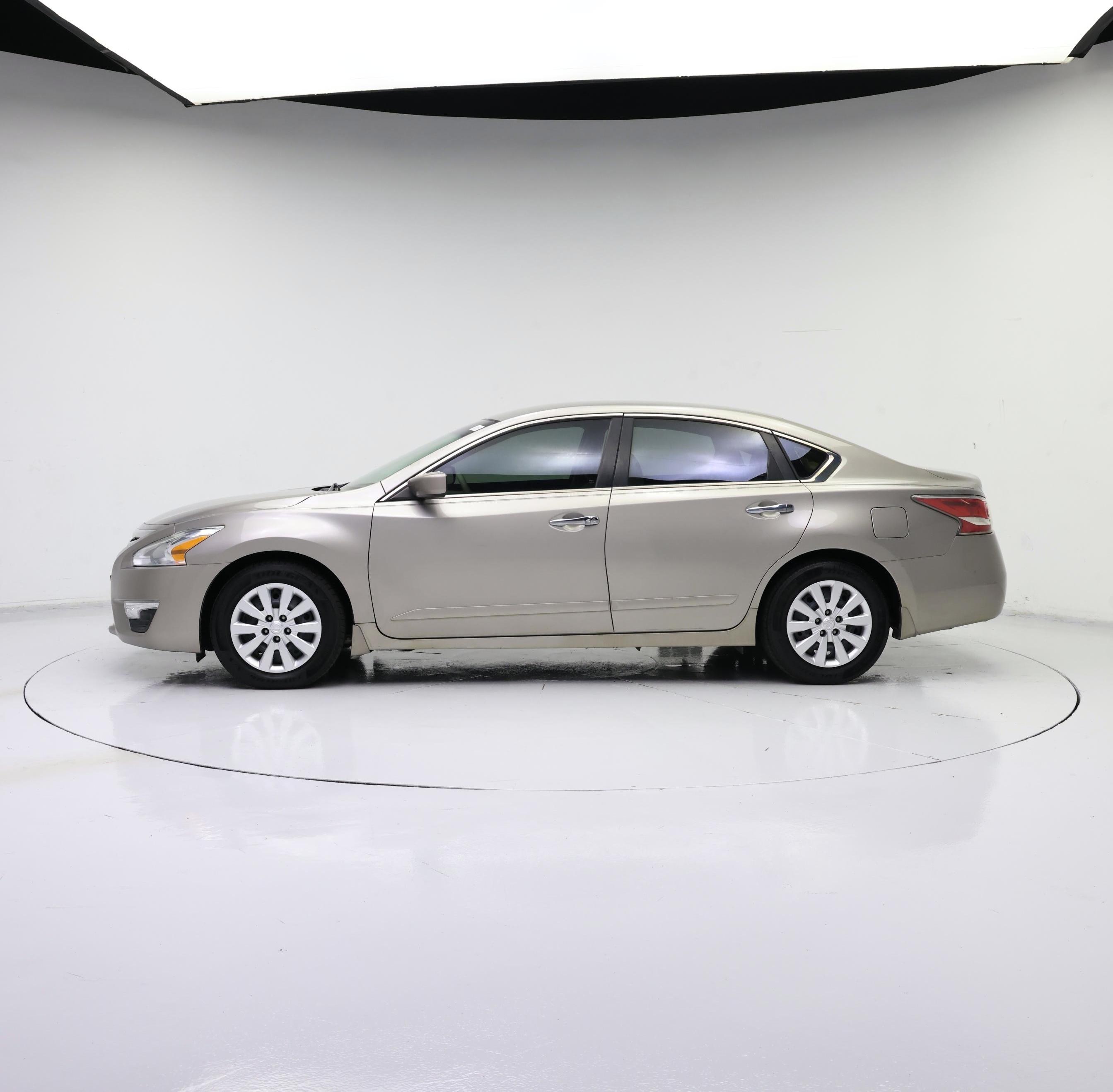 Thumbnail: 2015 Nissan Altima - 3