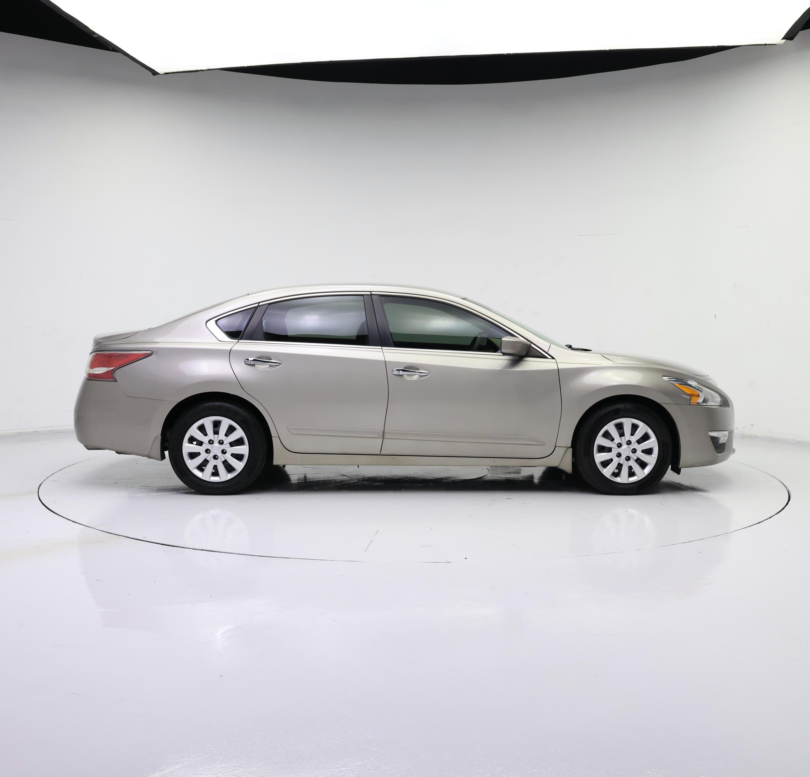 Thumbnail: 2015 Nissan Altima - 7