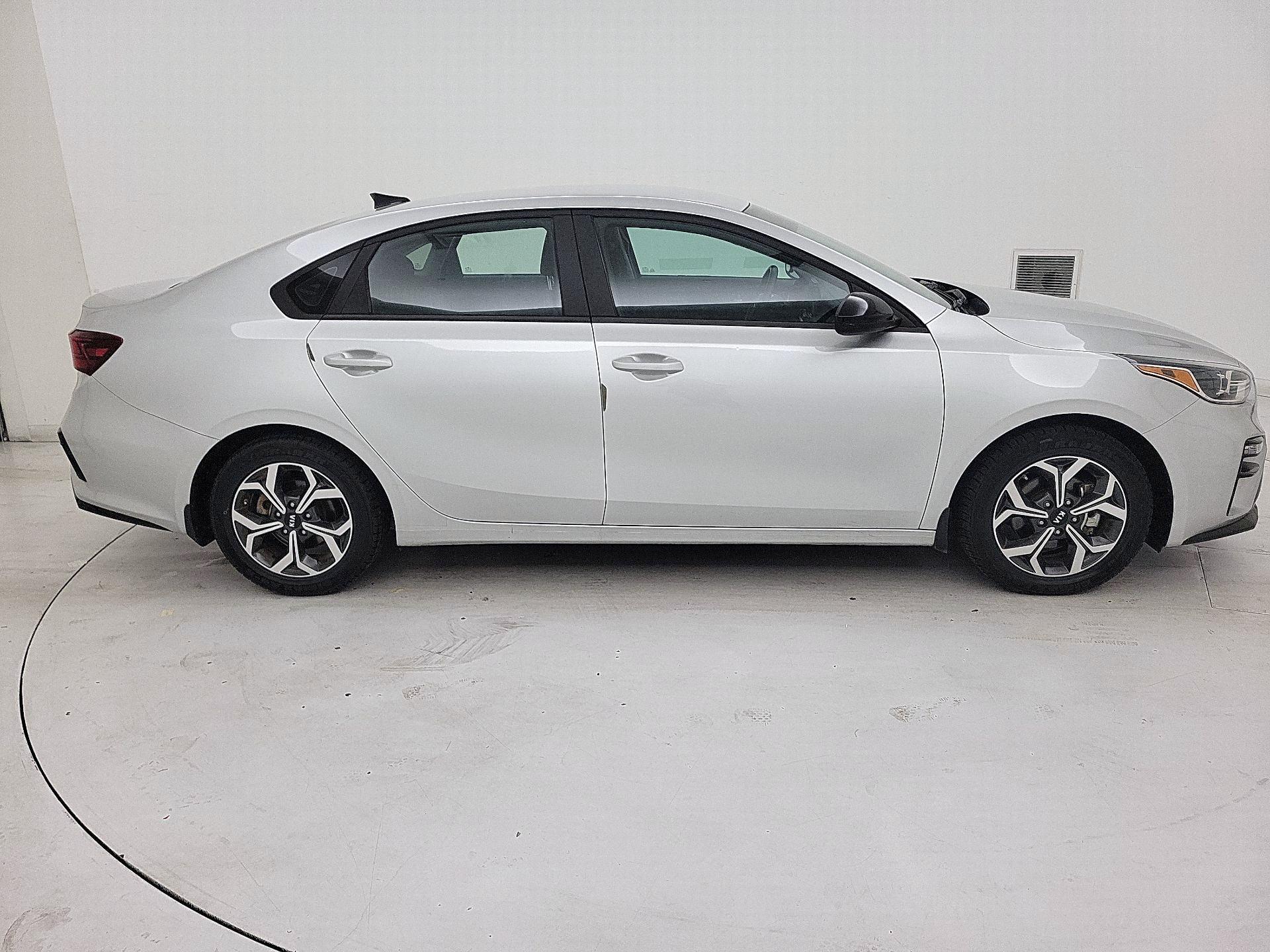 Thumbnail: 2020 Kia Forte - 4