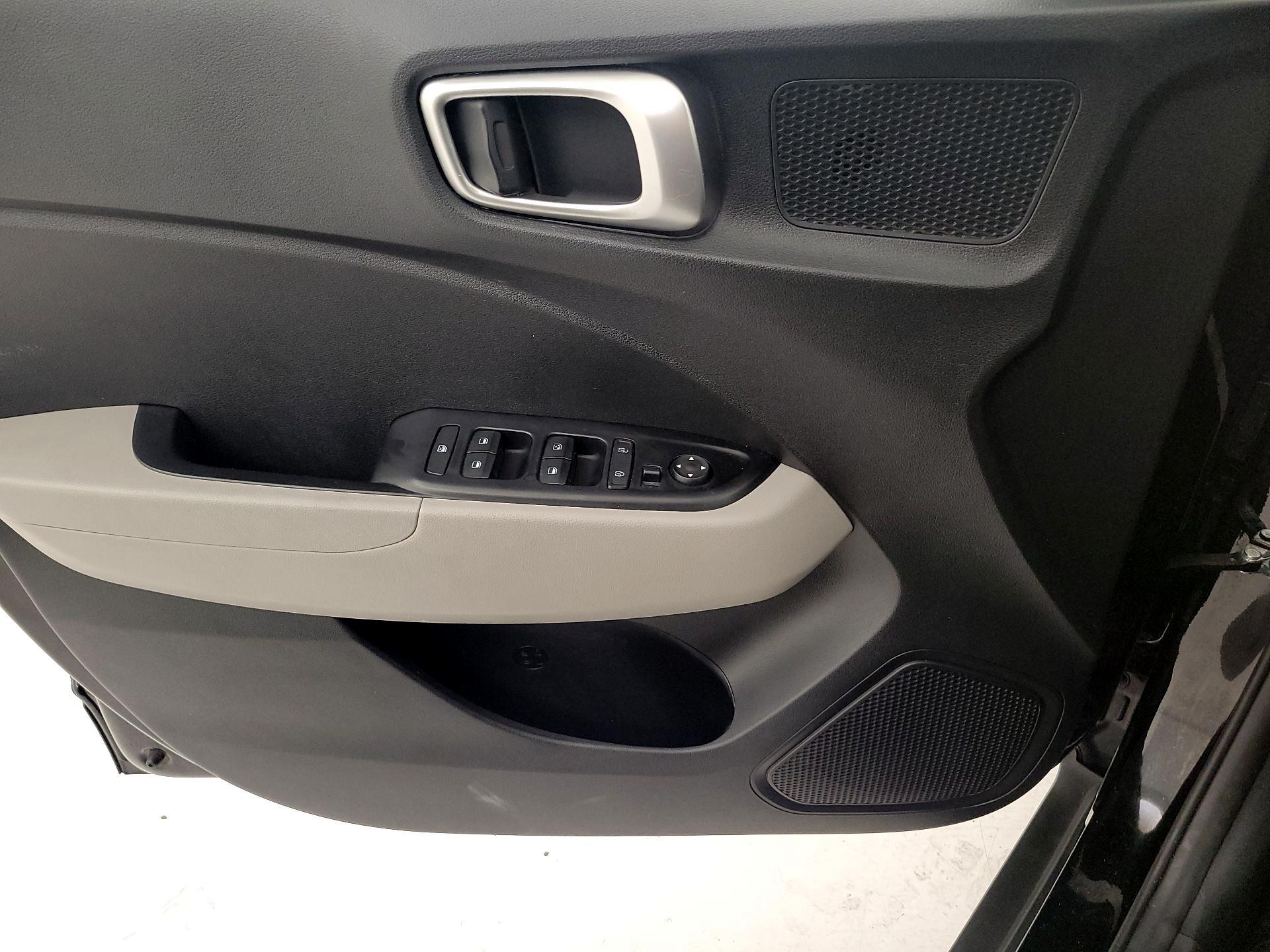 Thumbnail: 2022 Hyundai Venue - 12